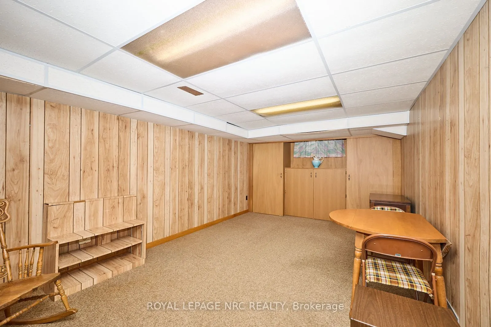 8 La Salle Drive