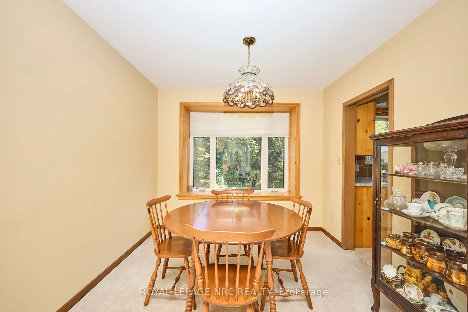 8 La Salle Drive