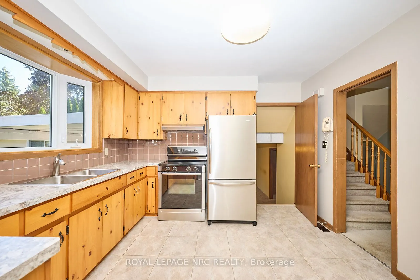 8 La Salle Drive