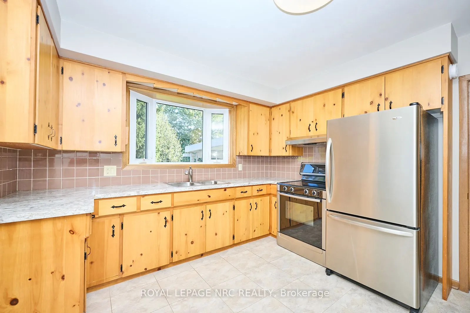 8 La Salle Drive