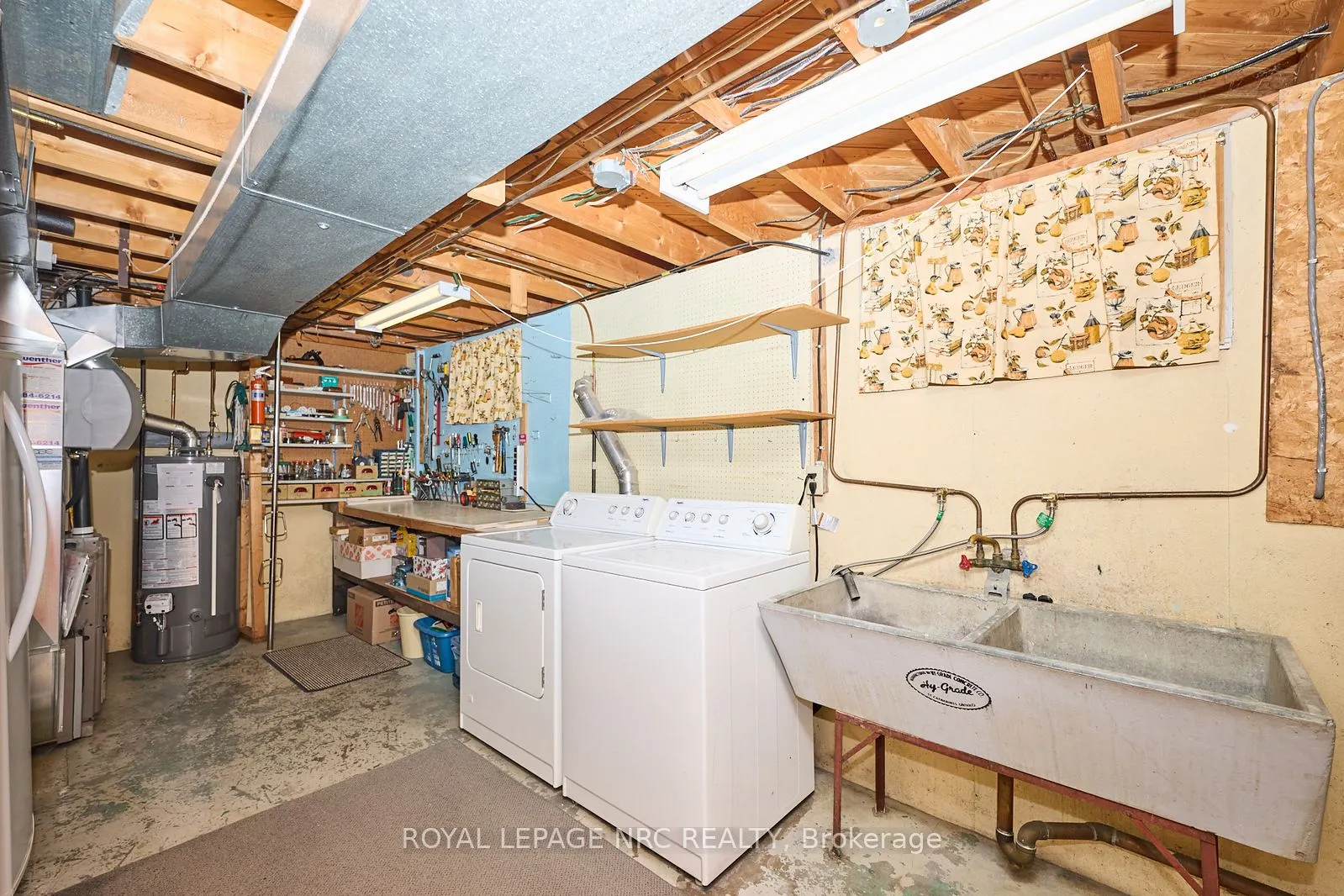 8 La Salle Drive