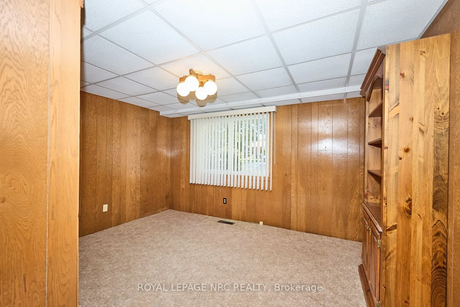 8 La Salle Drive