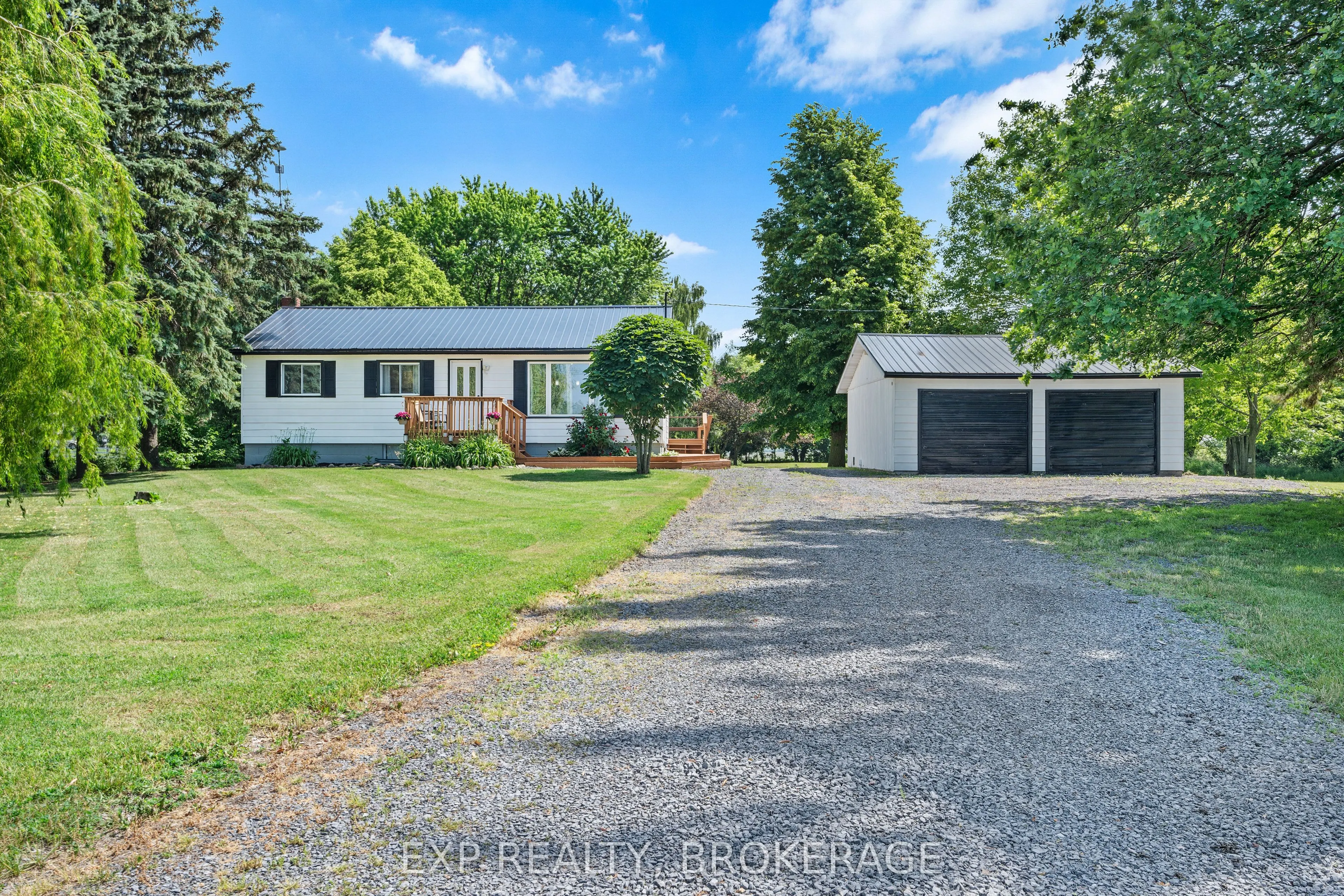 912 8TH LINE Road