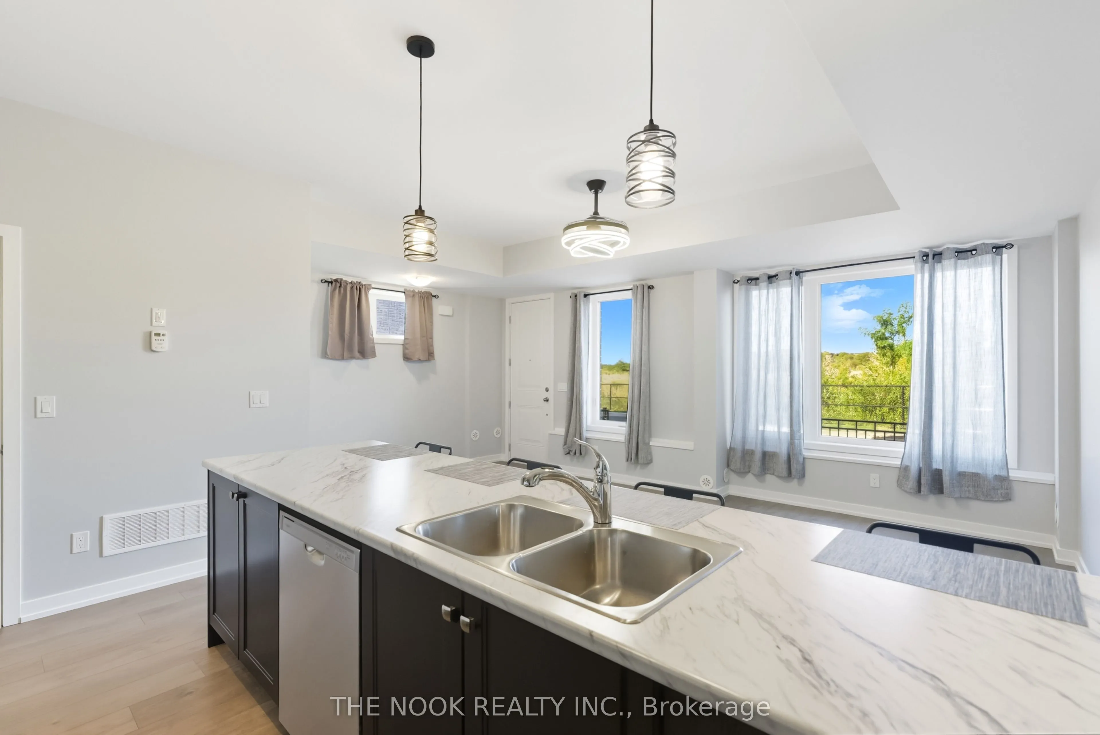 160 Densmore Road, #601