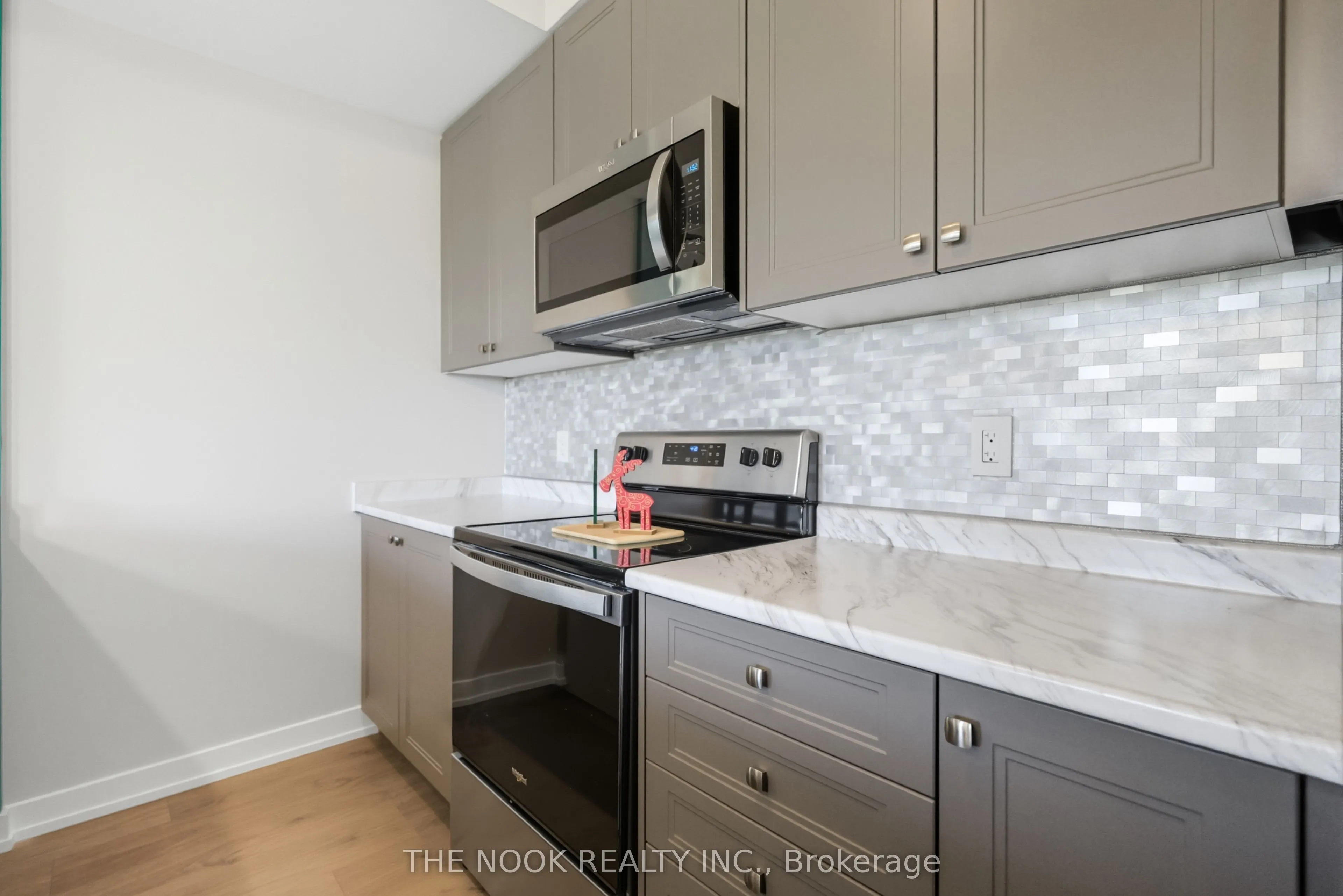 160 Densmore Road, #601
