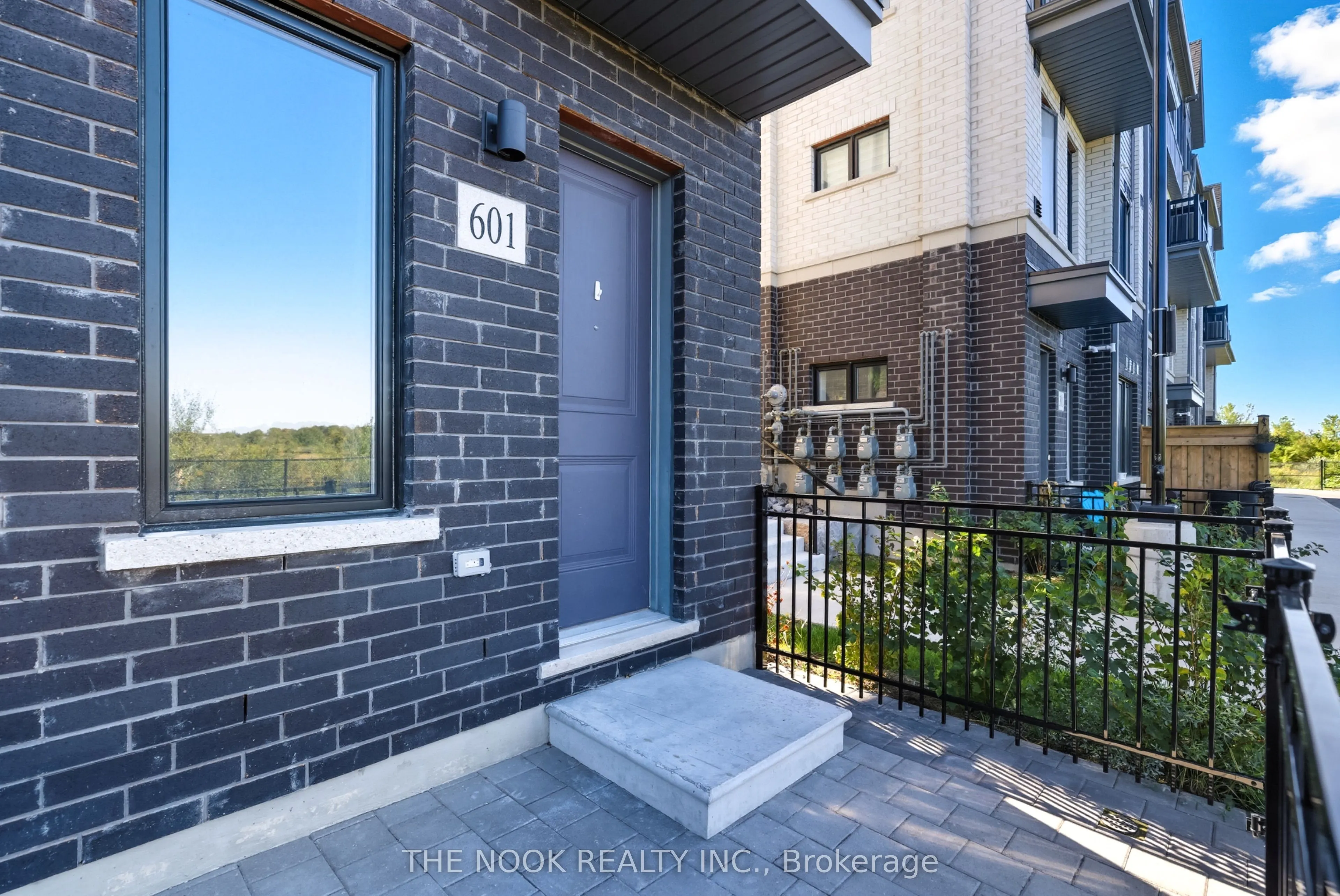160 Densmore Road, #601