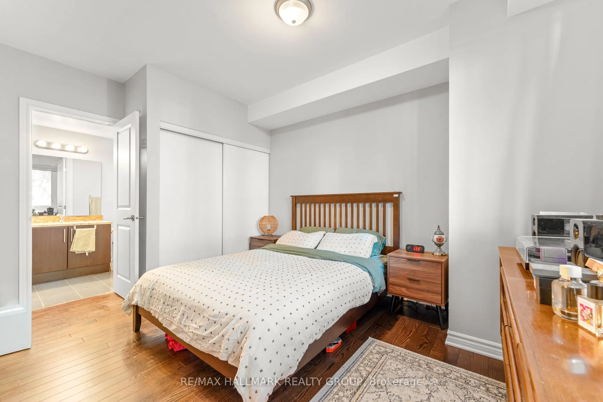 429 Kent Street