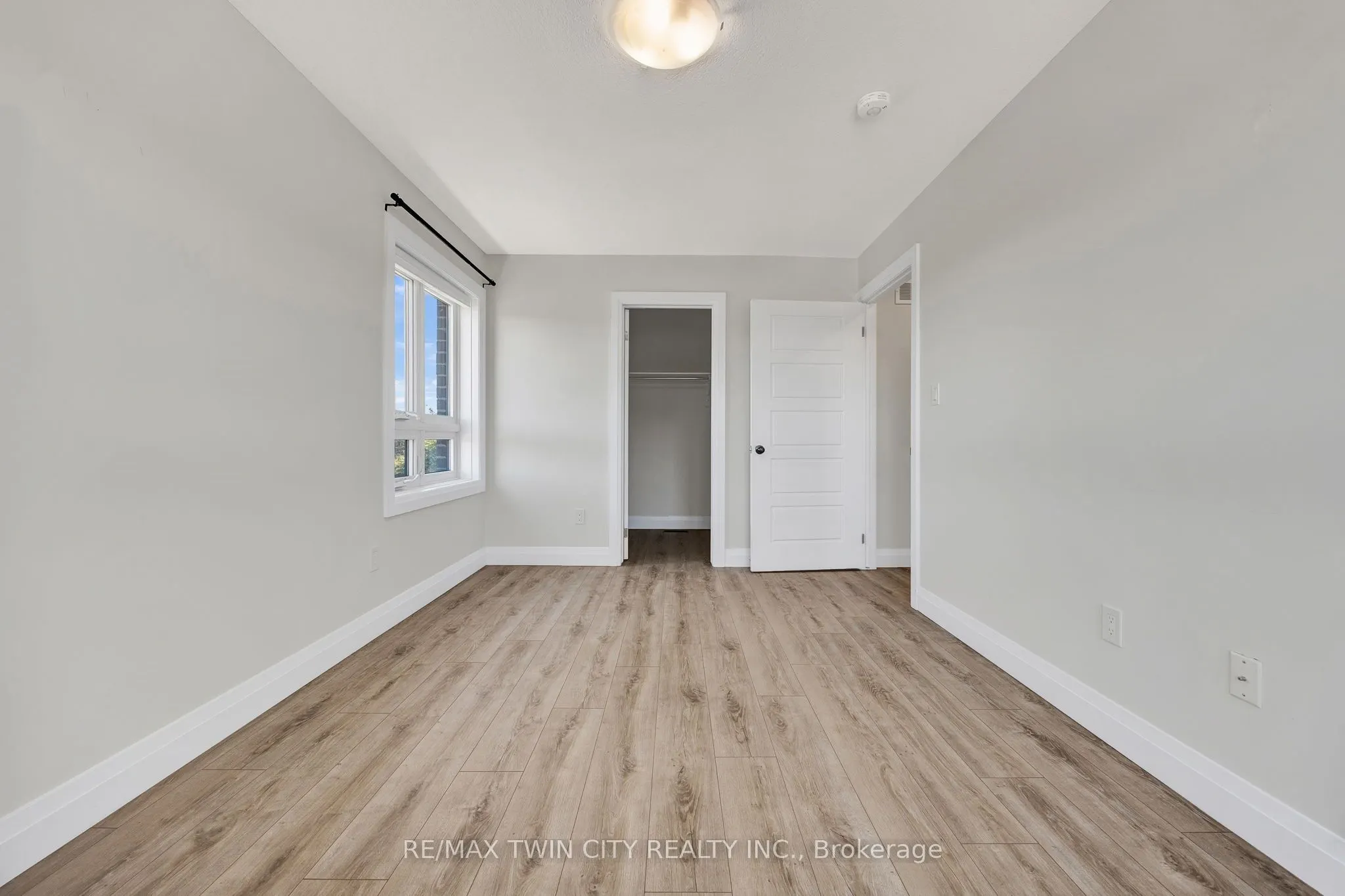600 Victoria Street S, #23