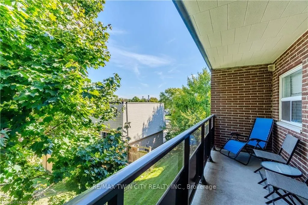 648 Grey Street, #305