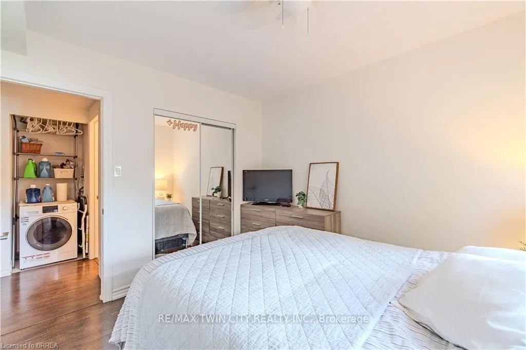 648 Grey Street, #305