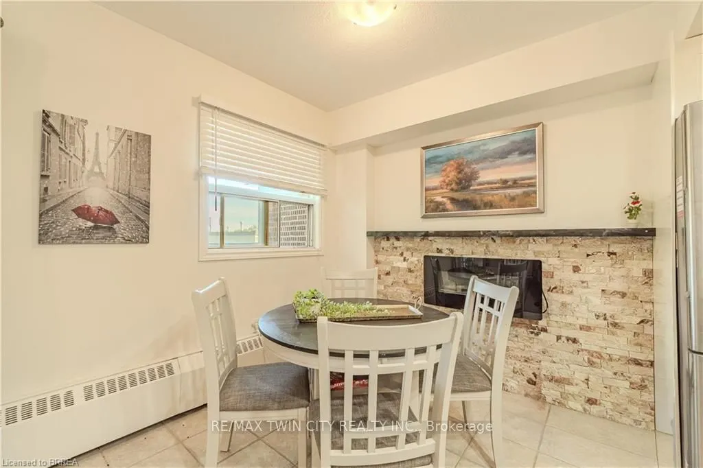 648 Grey Street, #305