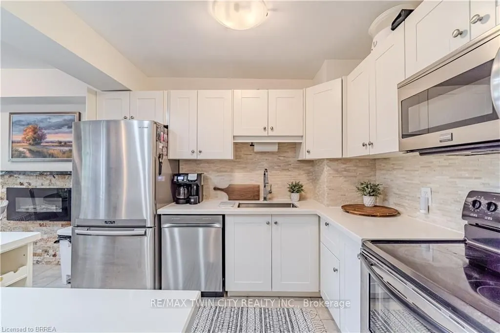 648 Grey Street, #305