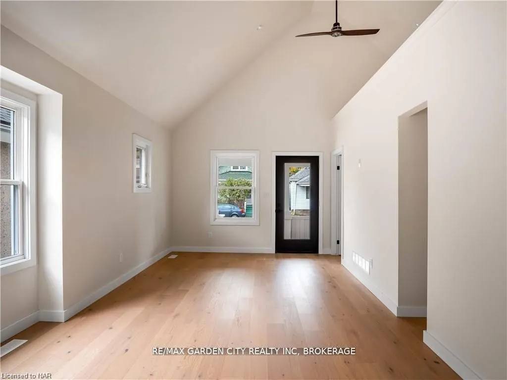 98 PLEASANT Avenue
