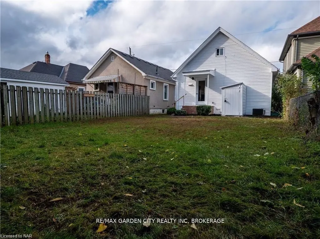 98 PLEASANT Avenue