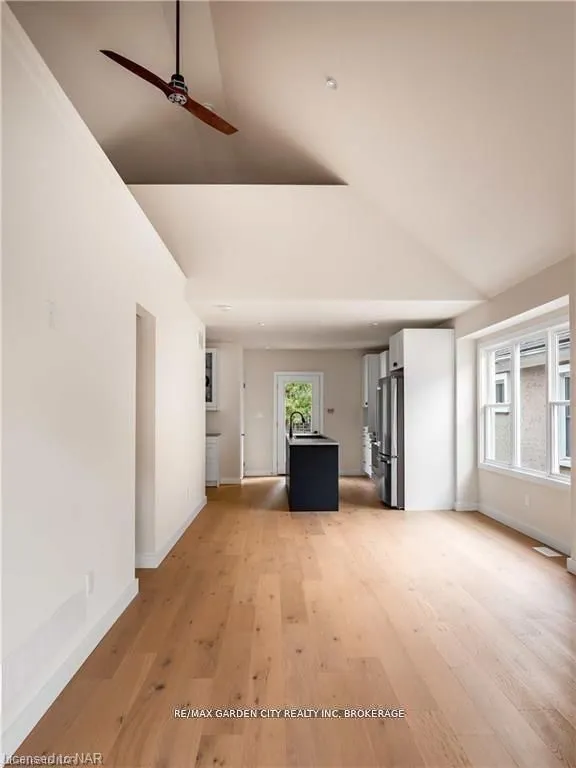 98 PLEASANT Avenue