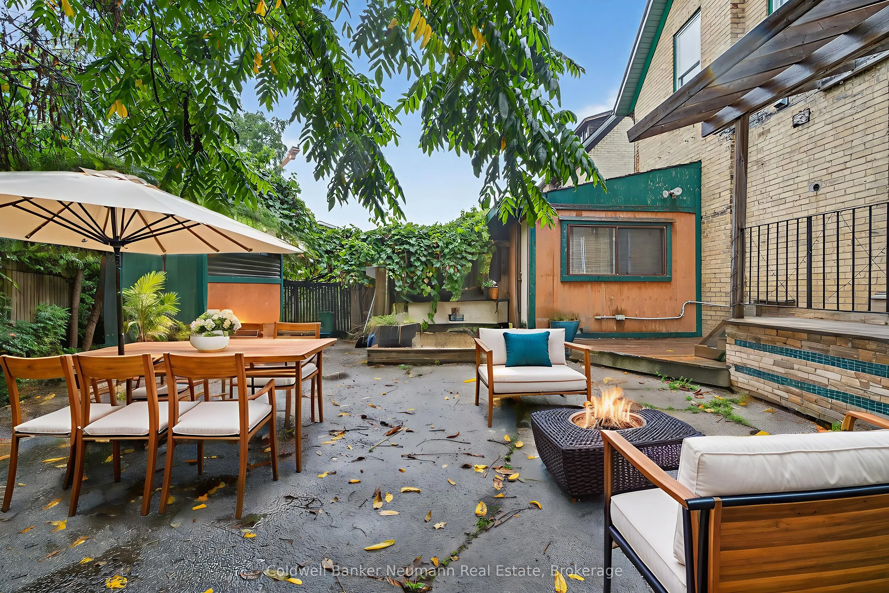155 Weber Street E