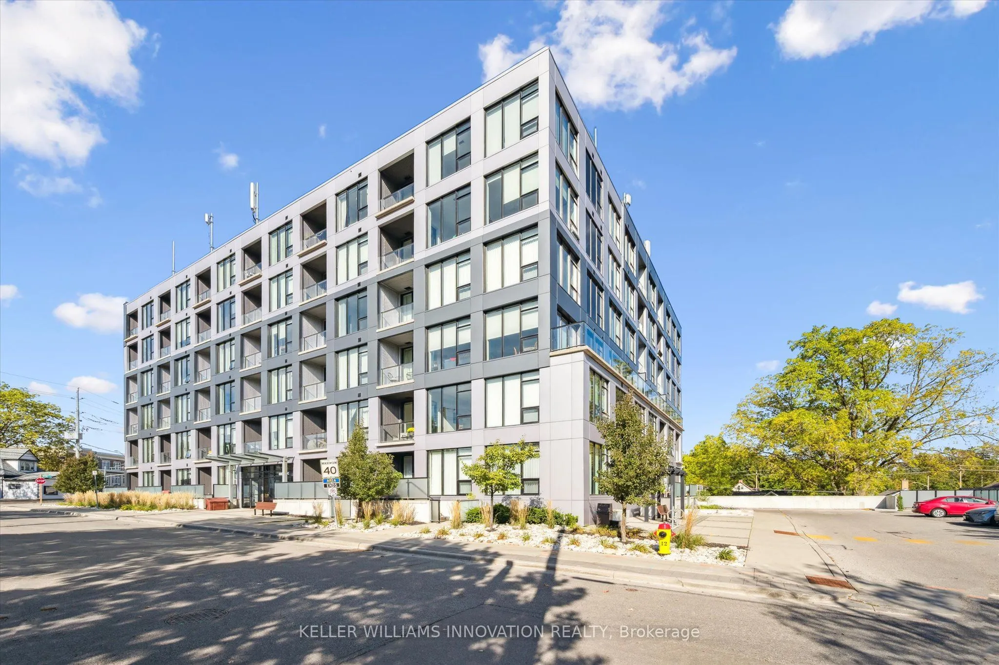 690 King Street W, #622