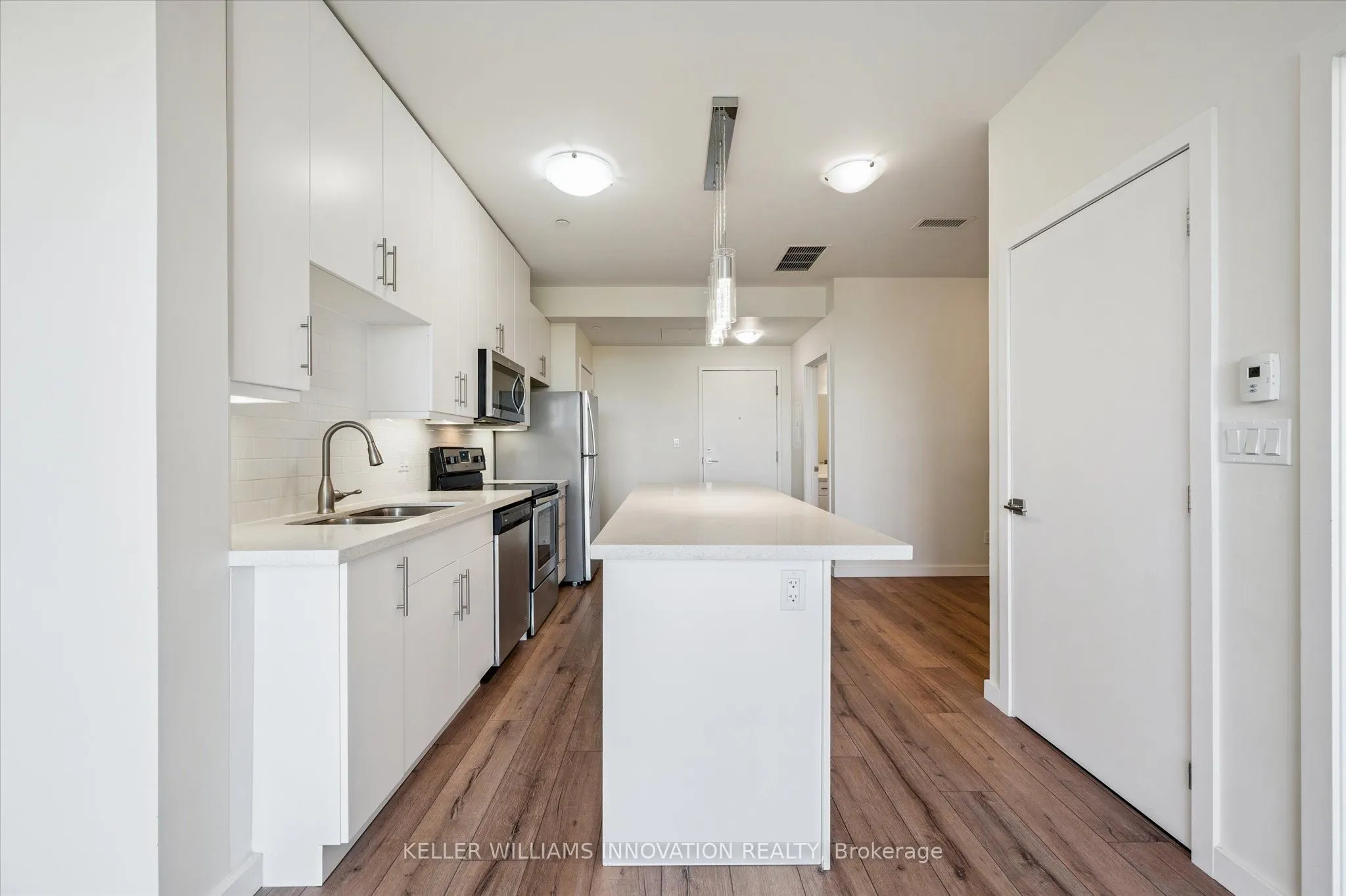 690 King Street W, #622