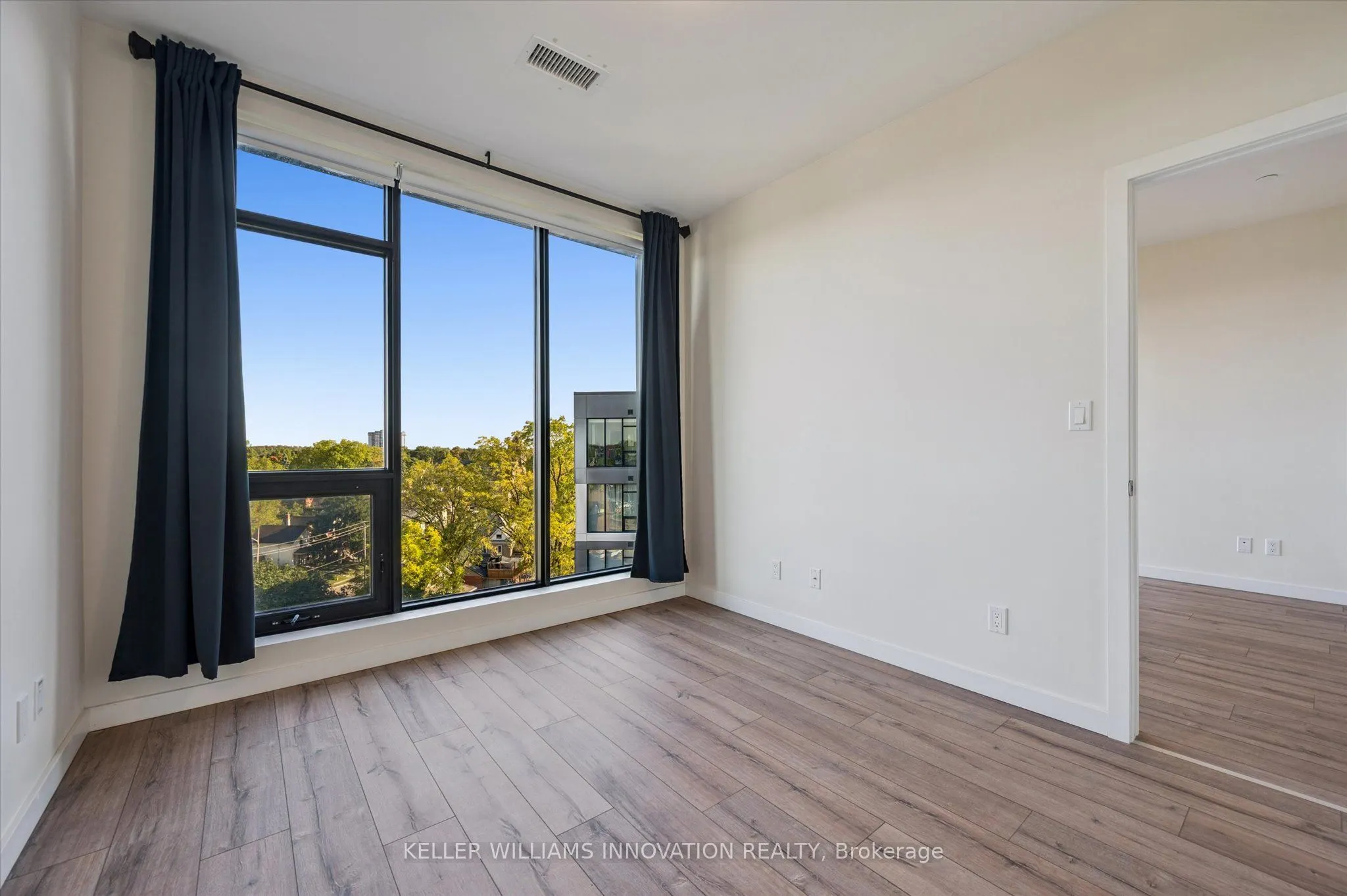 690 King Street W, #622