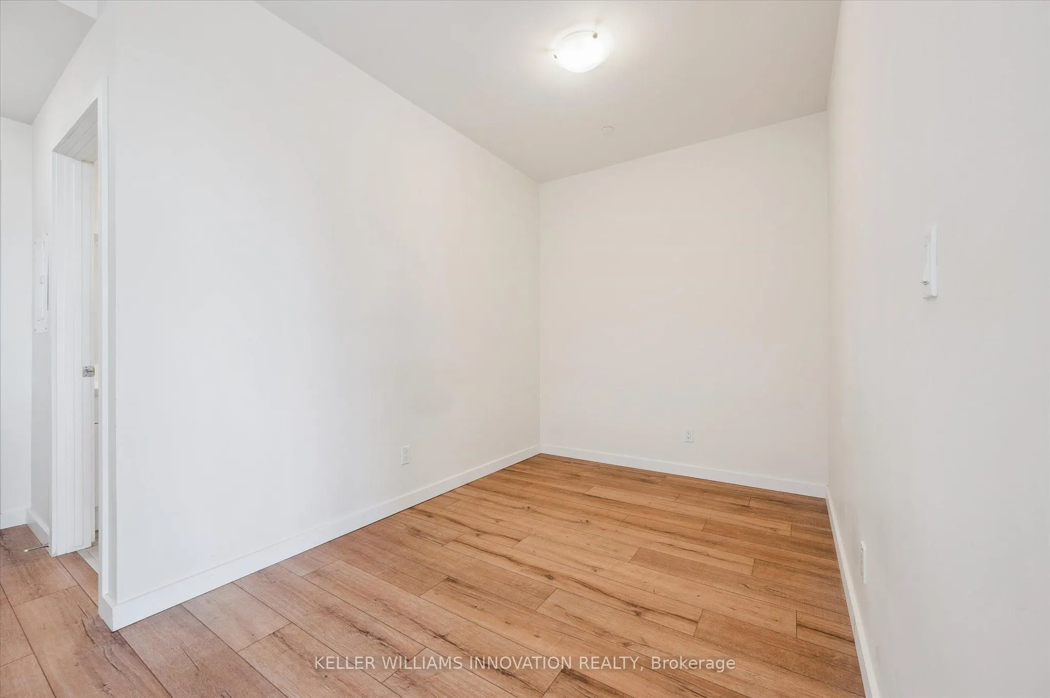 690 King Street W, #622
