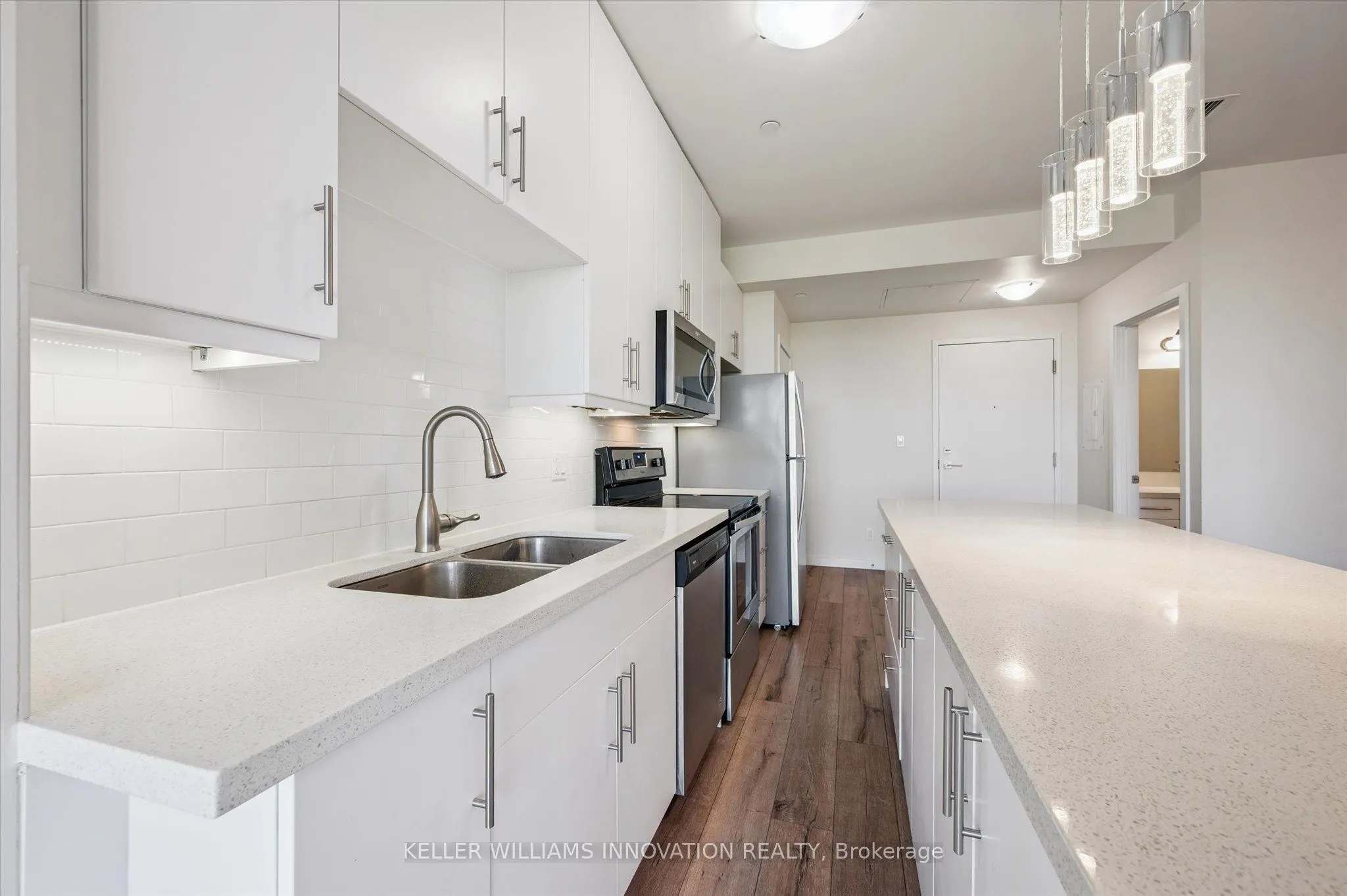 690 King Street W, #622