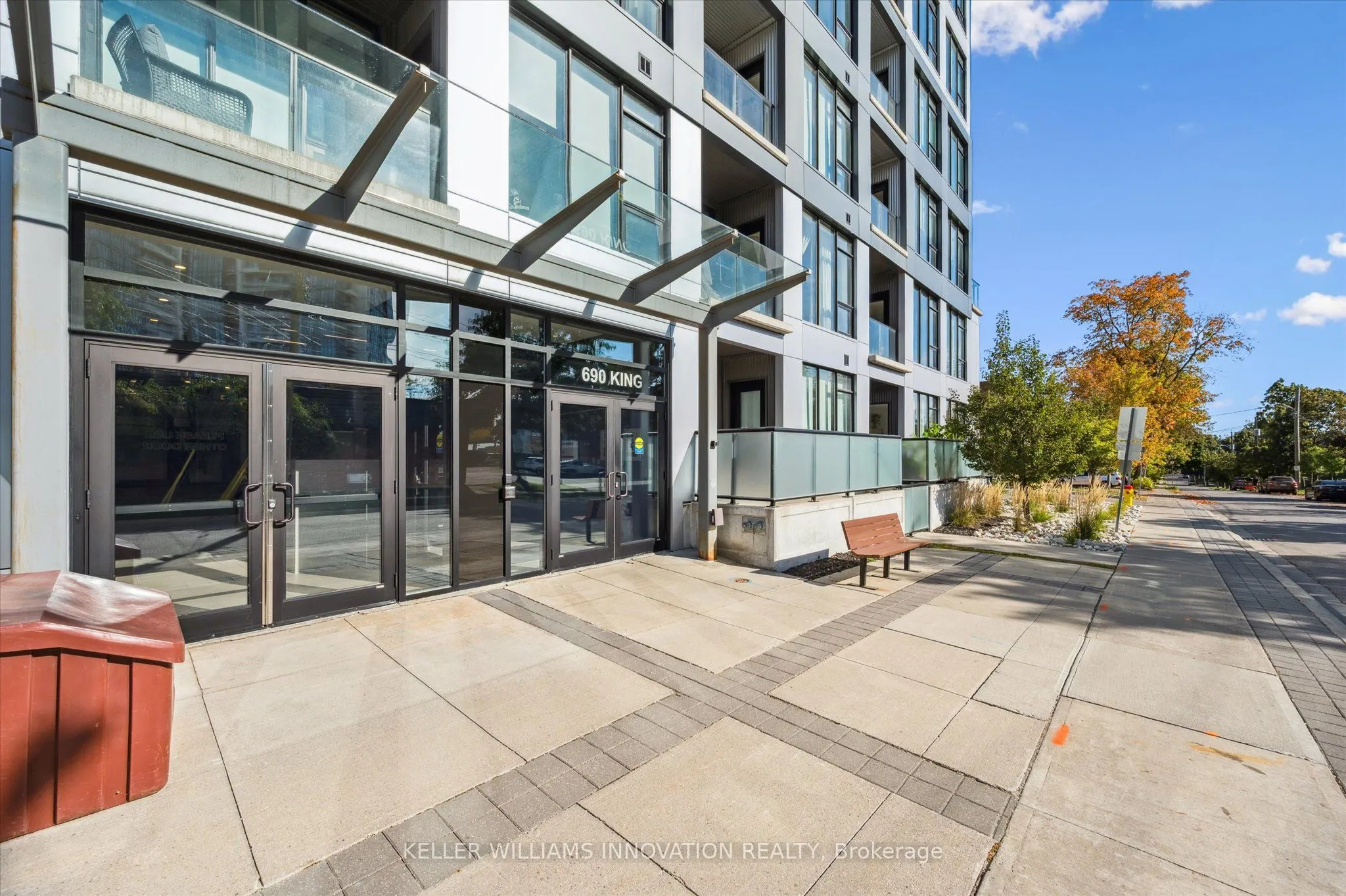 690 King Street W, #622