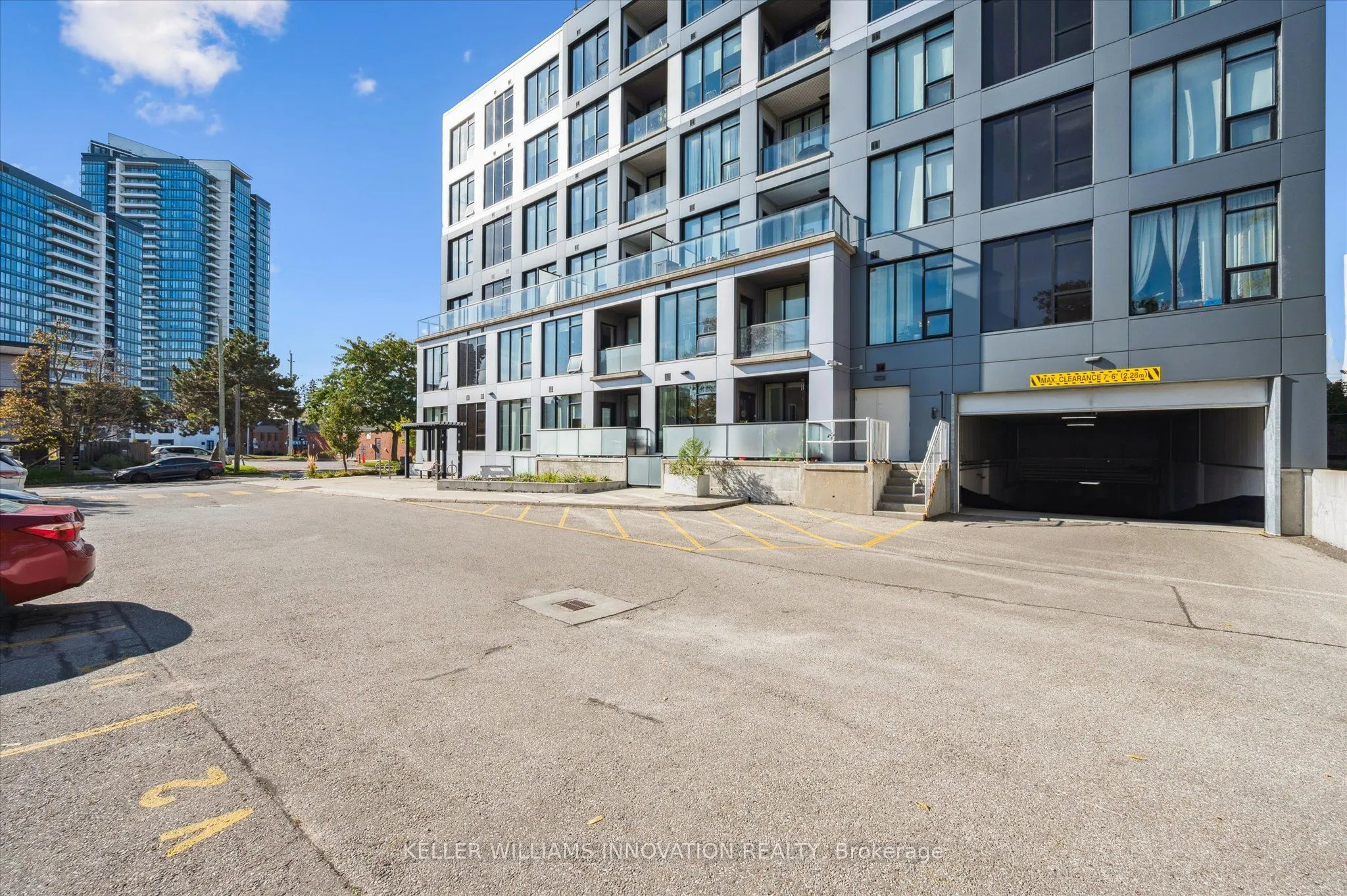 690 King Street W, #622