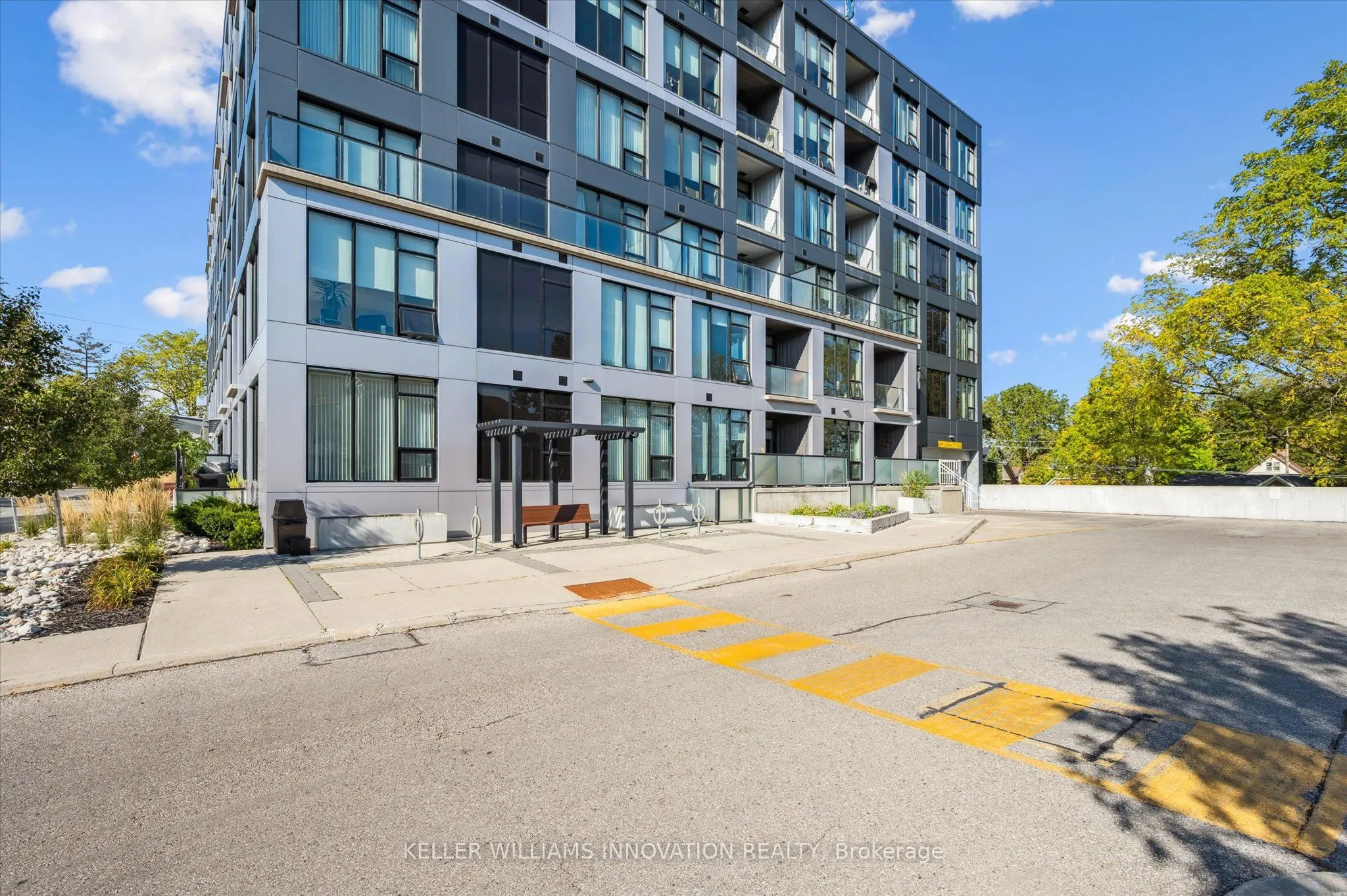 690 King Street W, #622