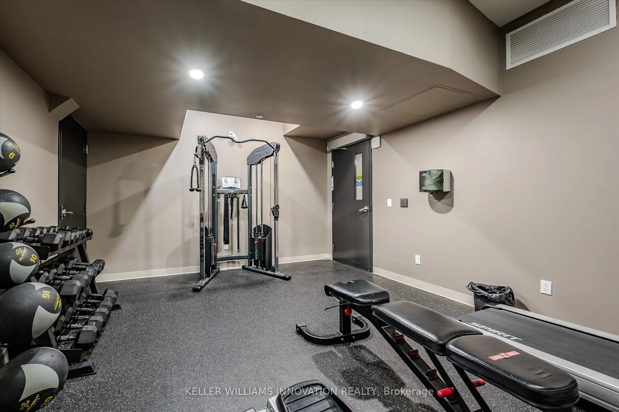690 King Street W, #622