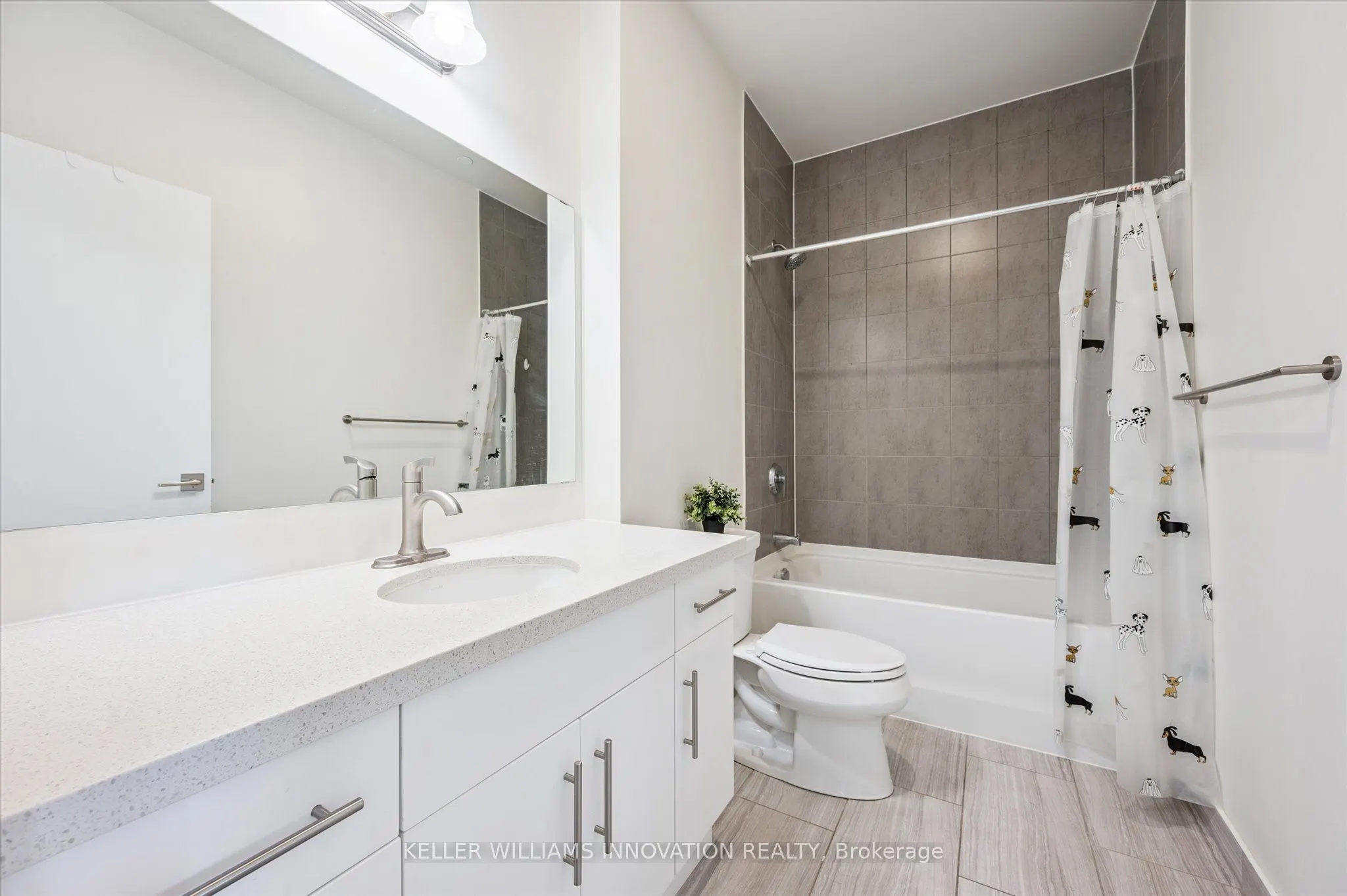 690 King Street W, #622