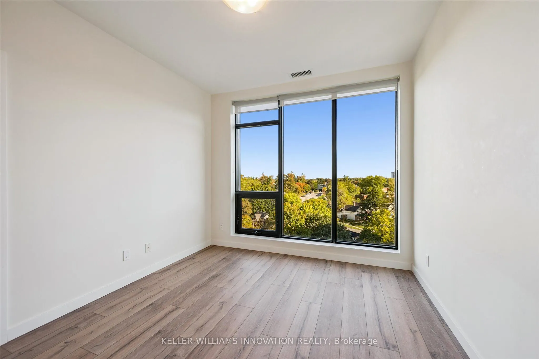 690 King Street W, #622
