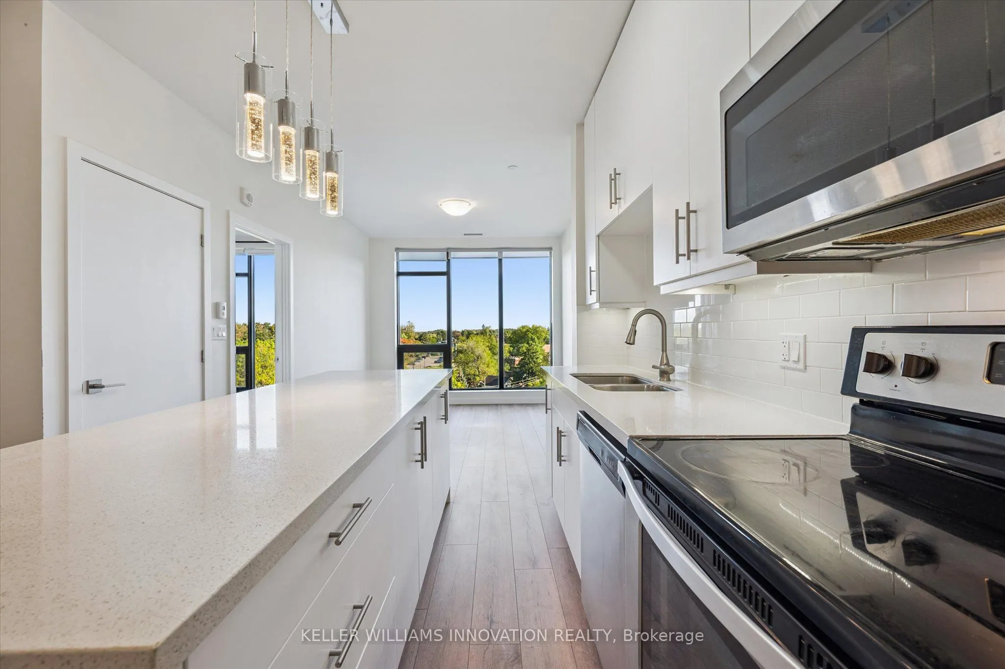 690 King Street W, #622