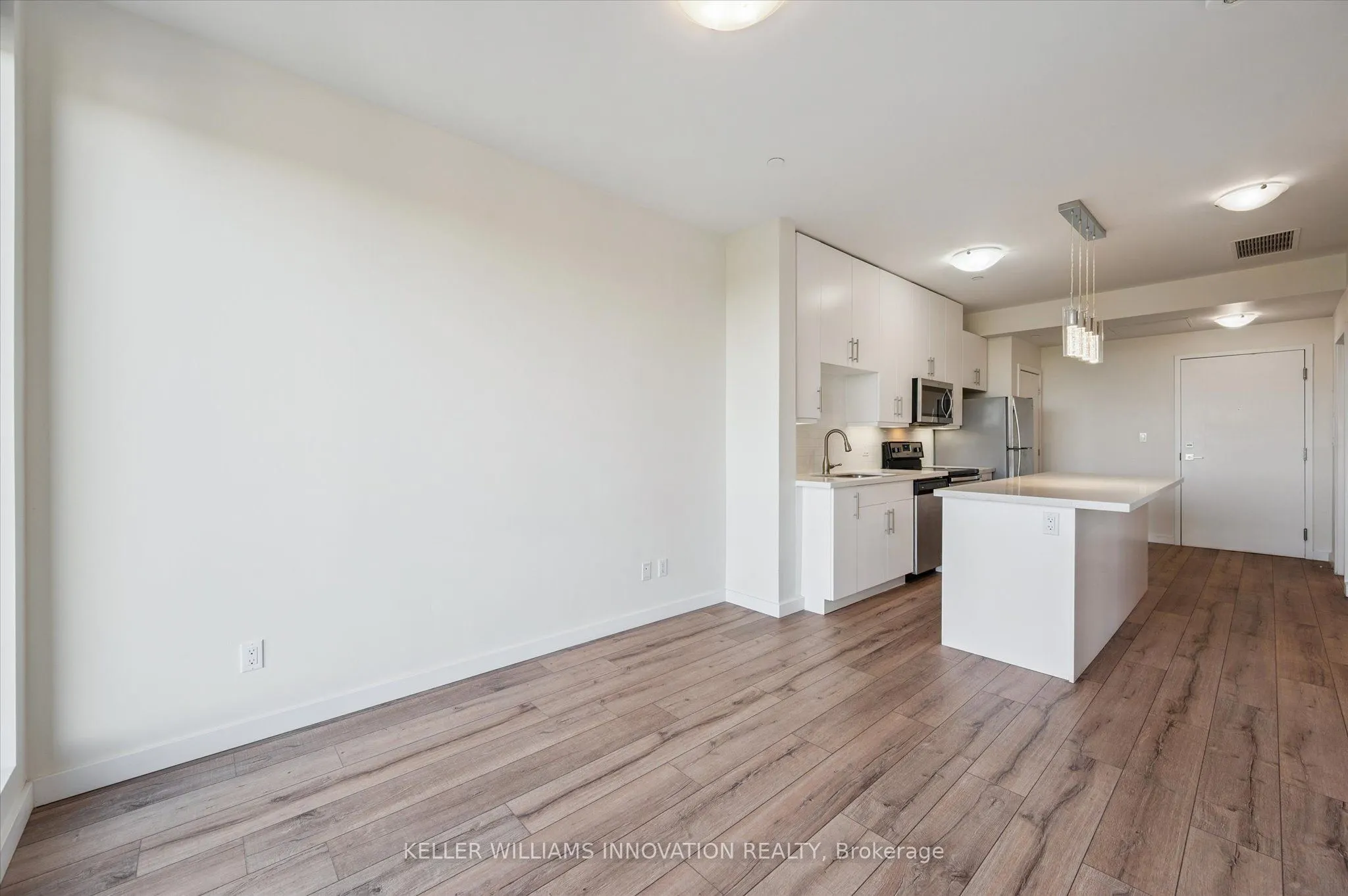 690 King Street W, #622