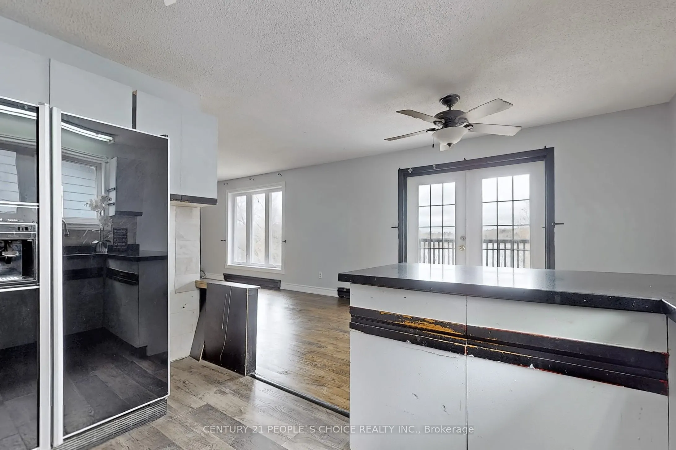 156 Main Street W