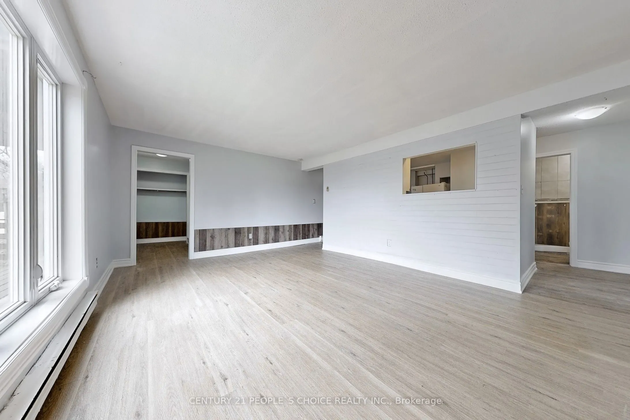 156 Main Street W