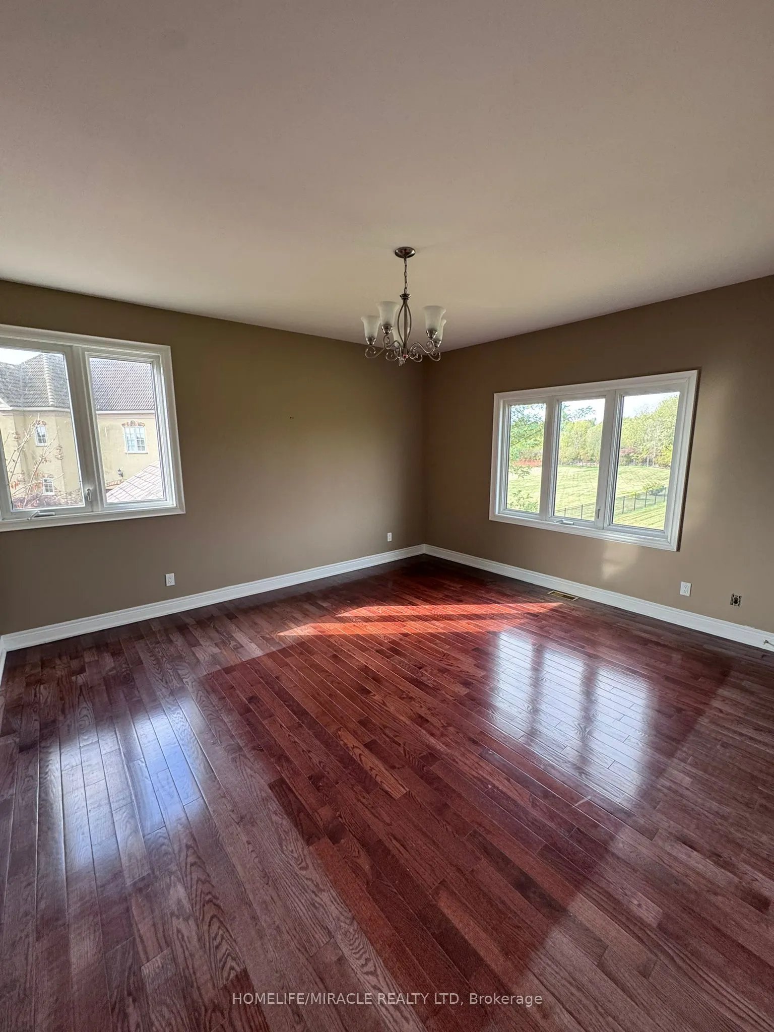 11257 Niagara Parkway