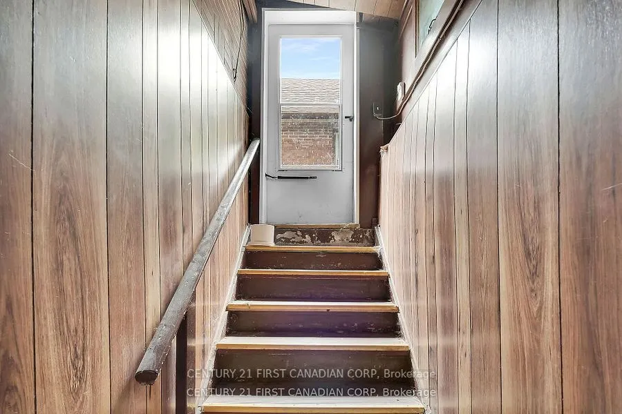 454 Salisbury Street, #LOWER