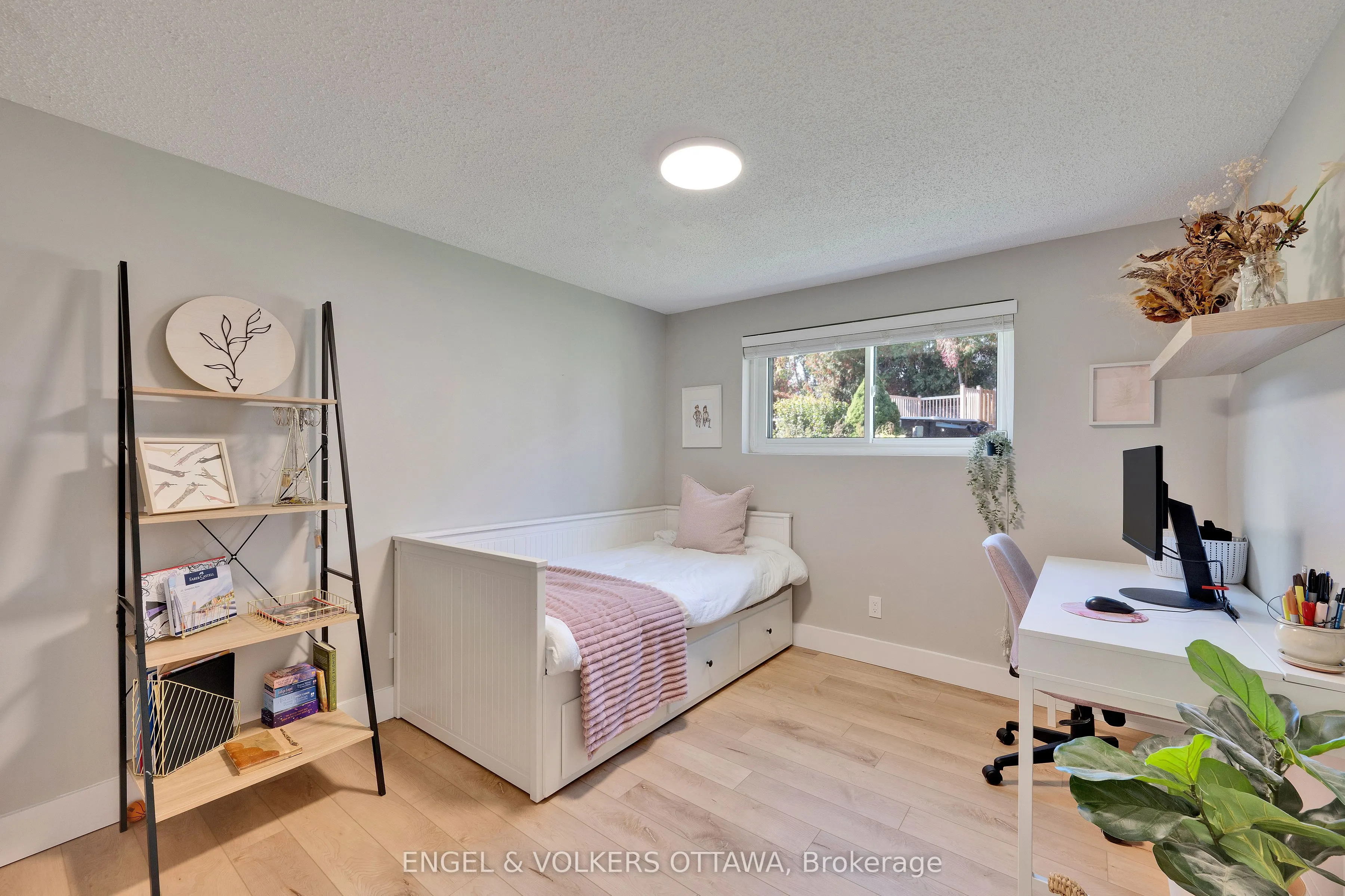 10 Tanglewood Drive
