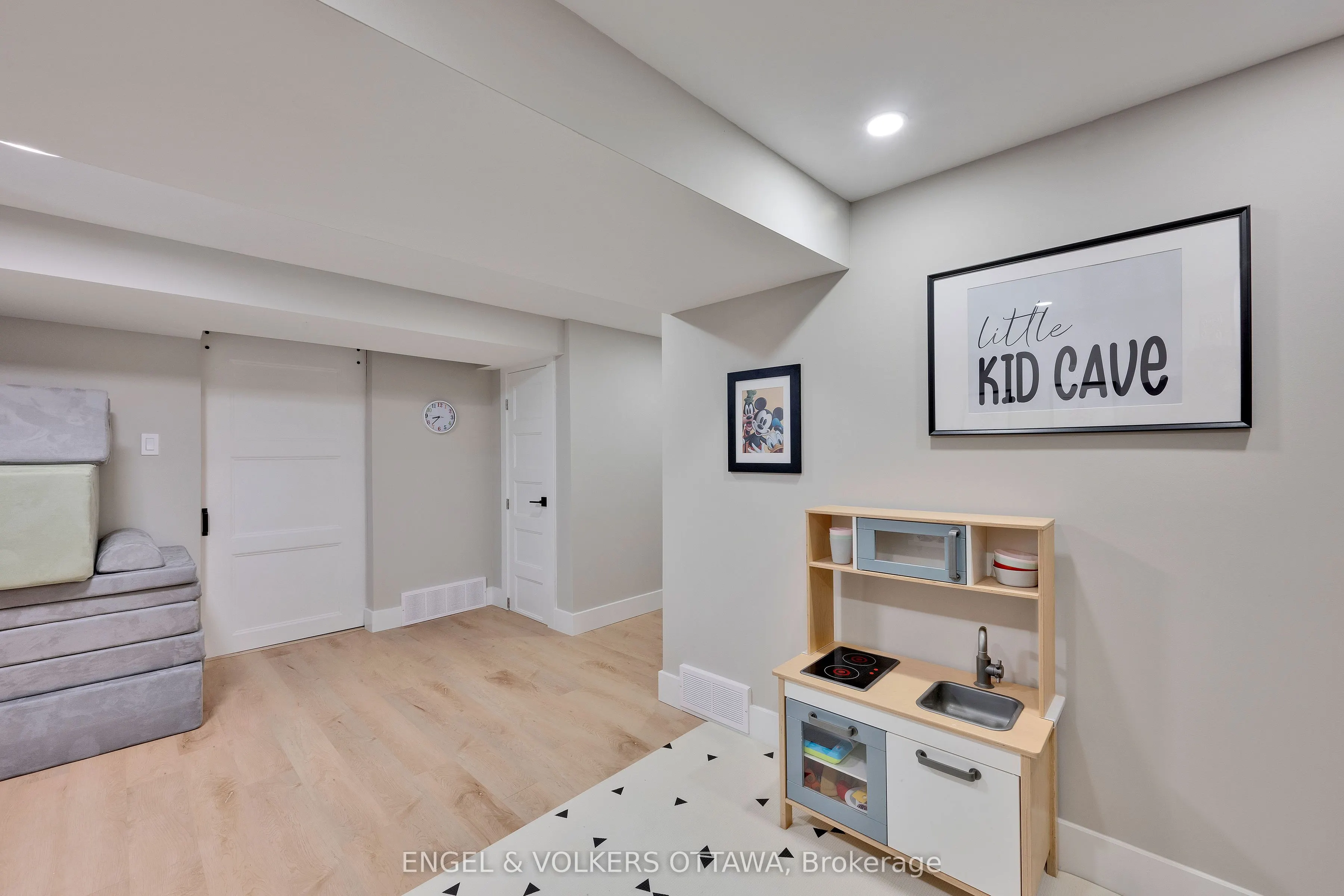 10 Tanglewood Drive