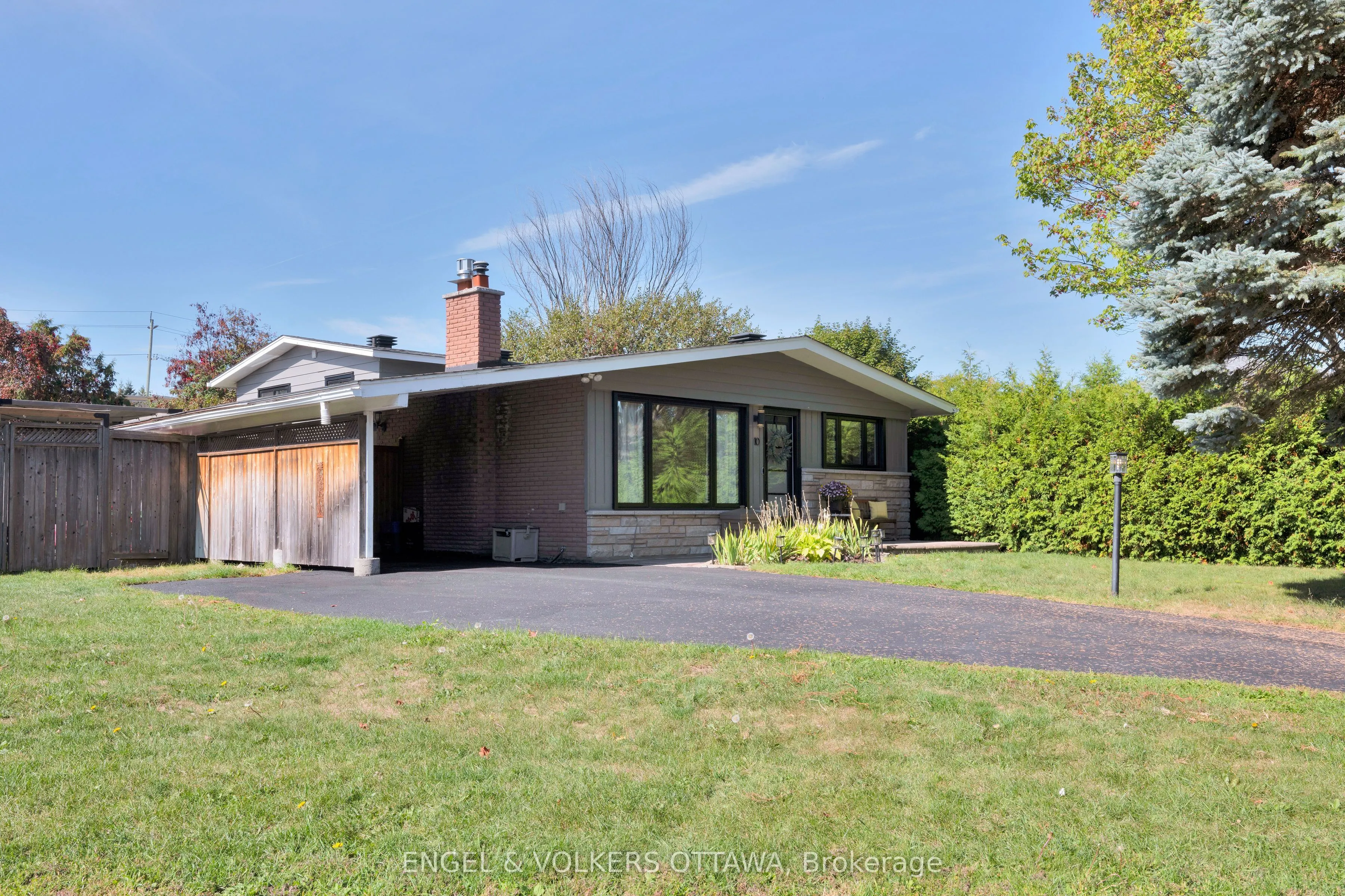 10 Tanglewood Drive