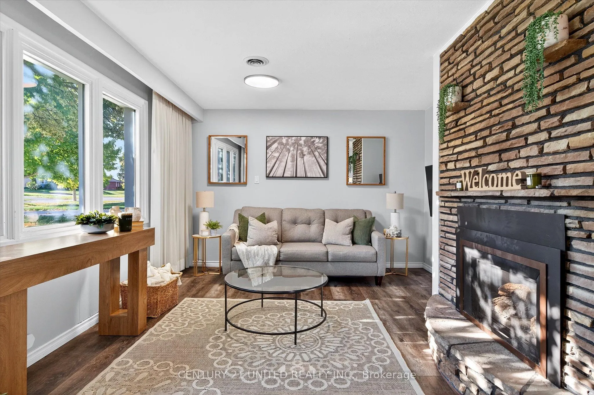 1037 Glebemount Crescent