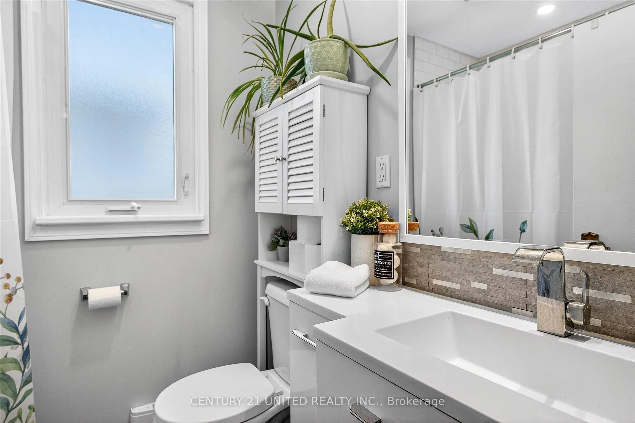 1037 Glebemount Crescent