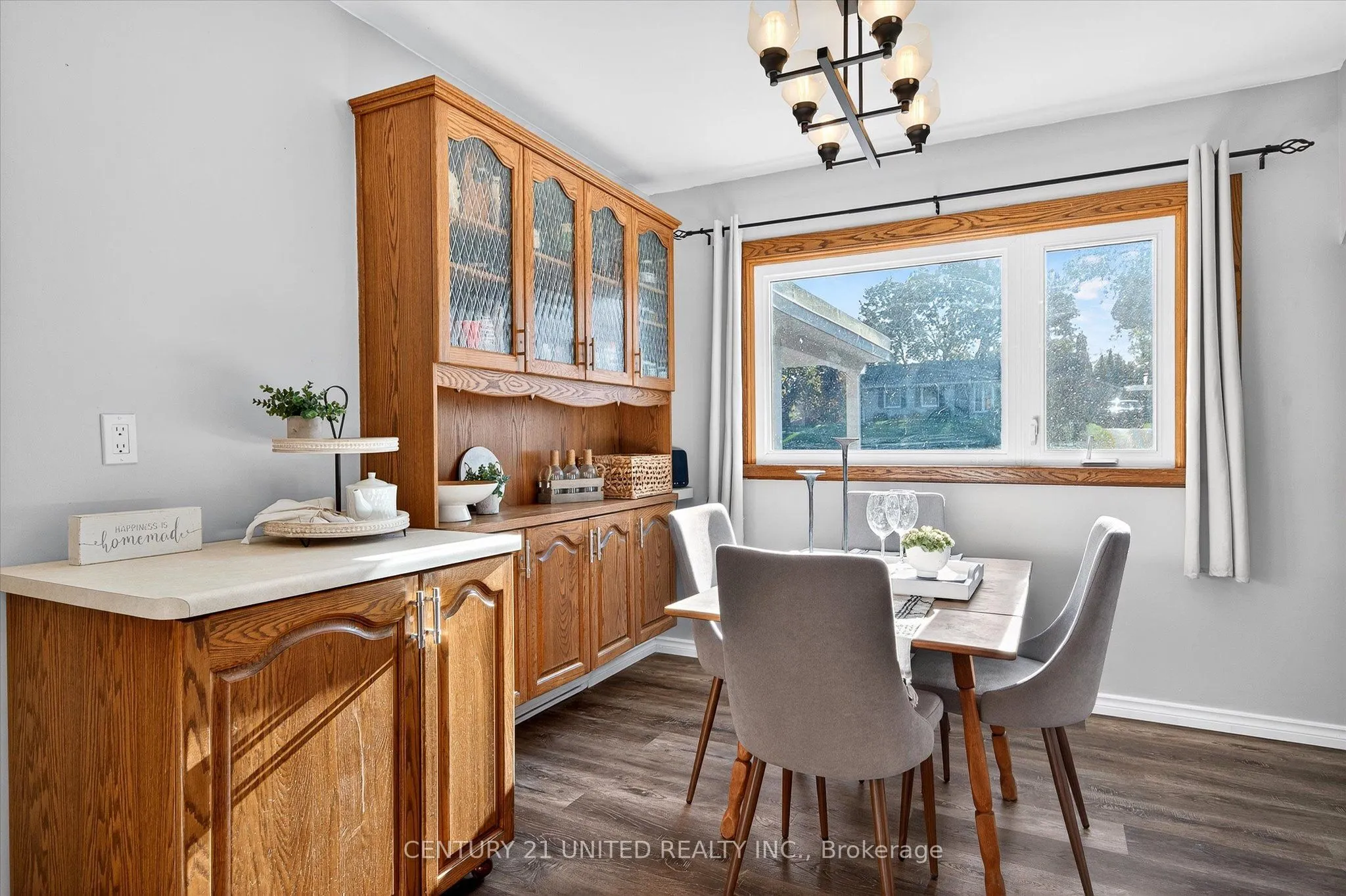1037 Glebemount Crescent