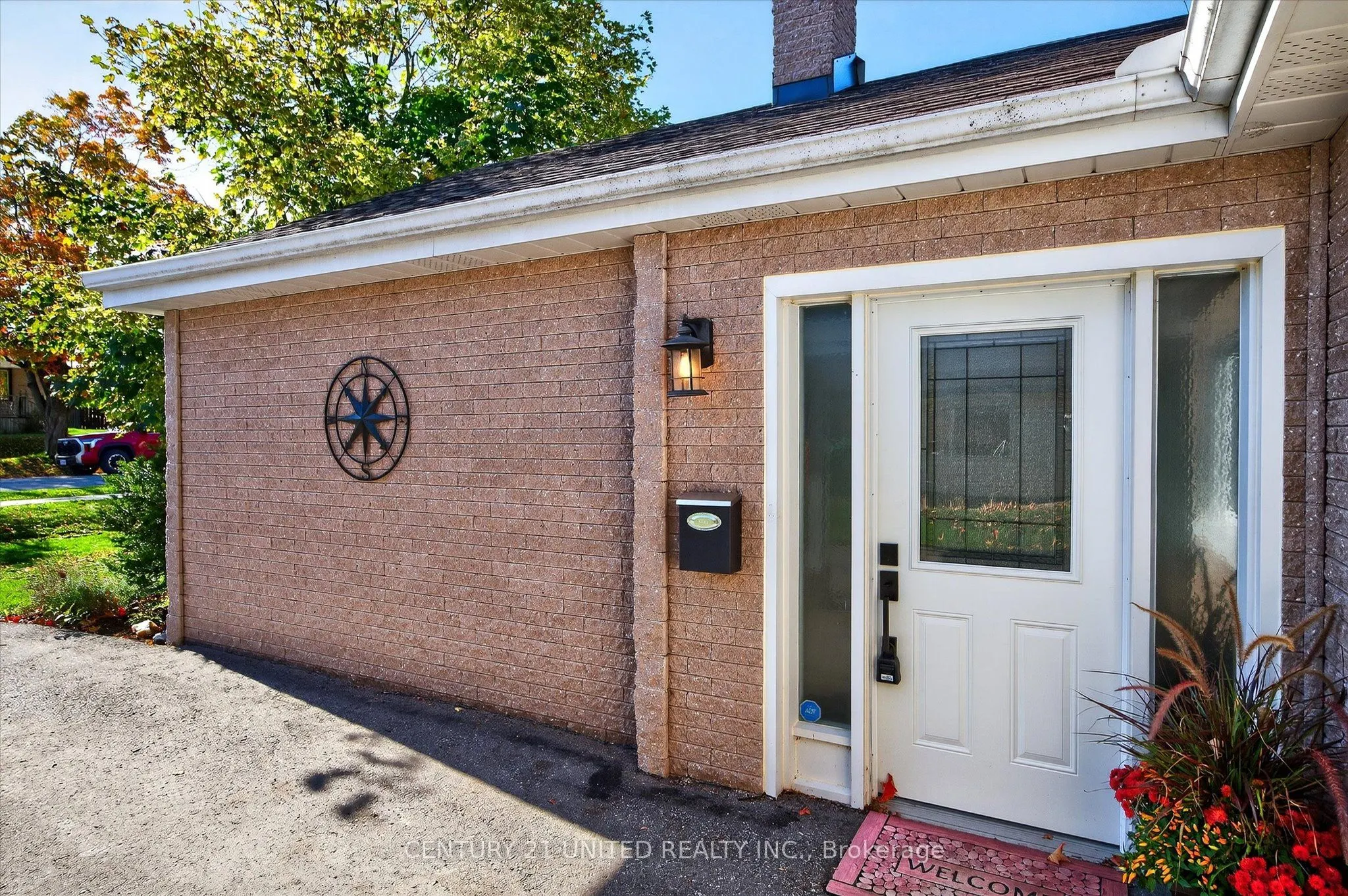 1037 Glebemount Crescent