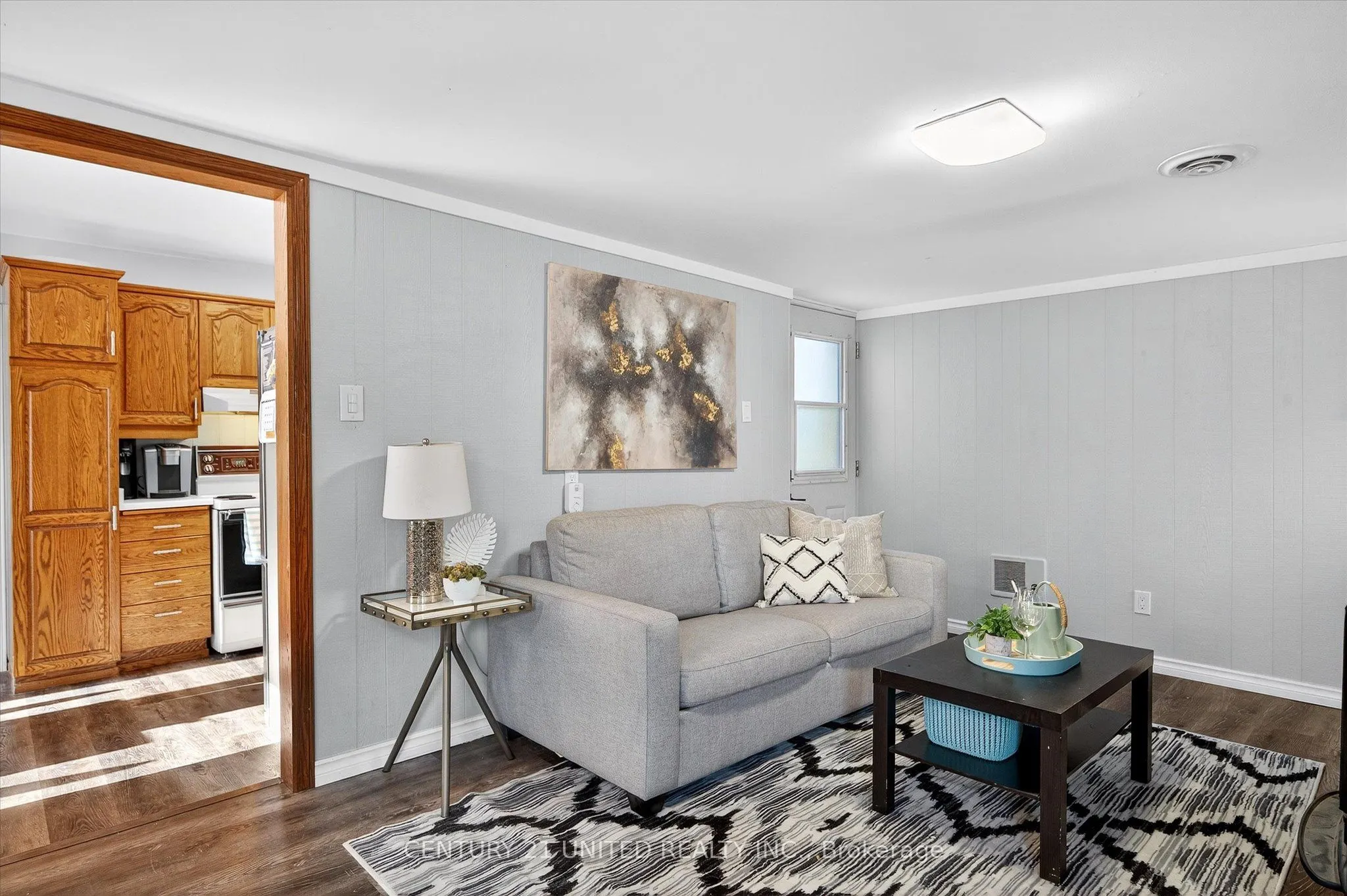 1037 Glebemount Crescent