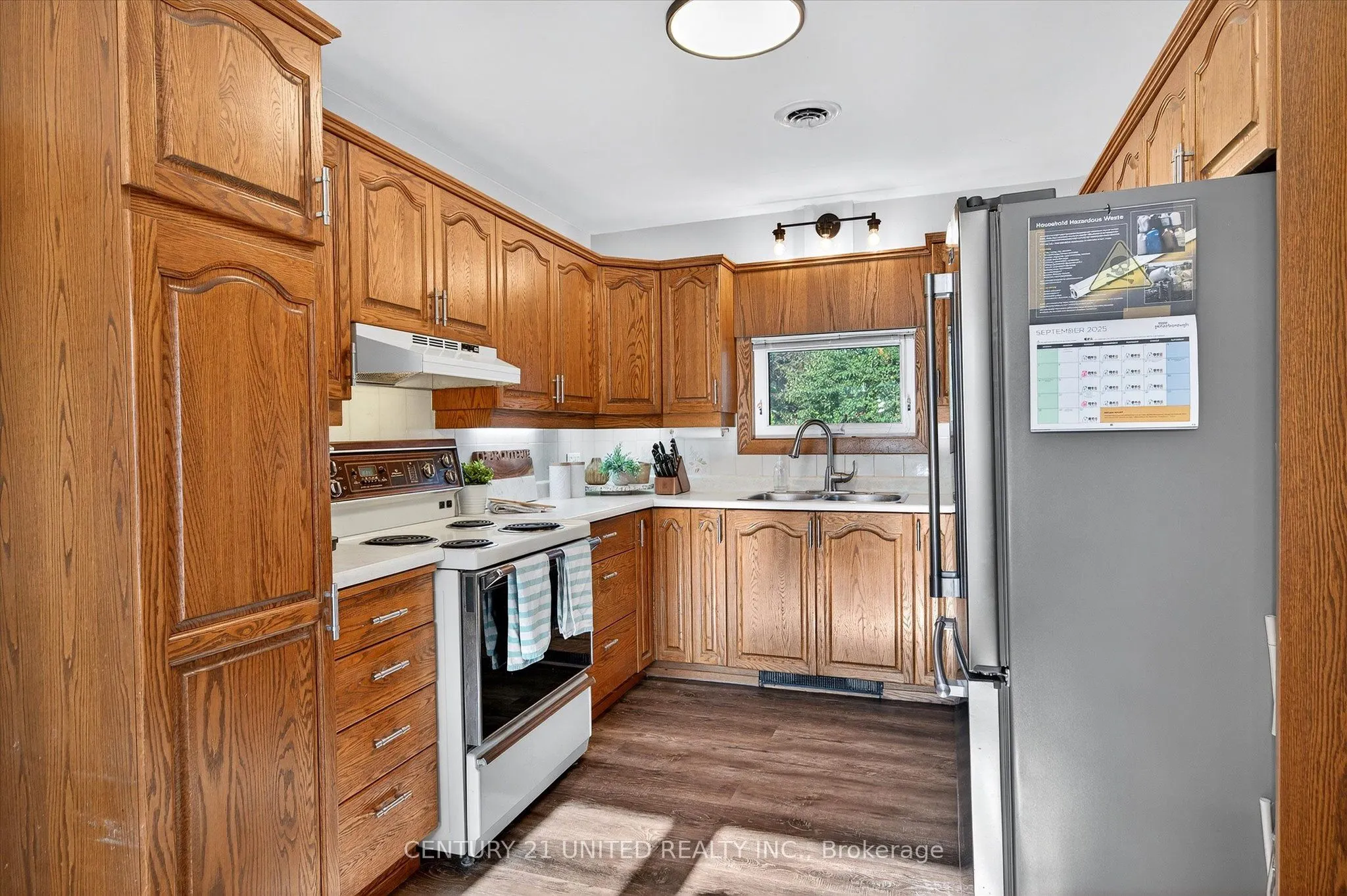 1037 Glebemount Crescent