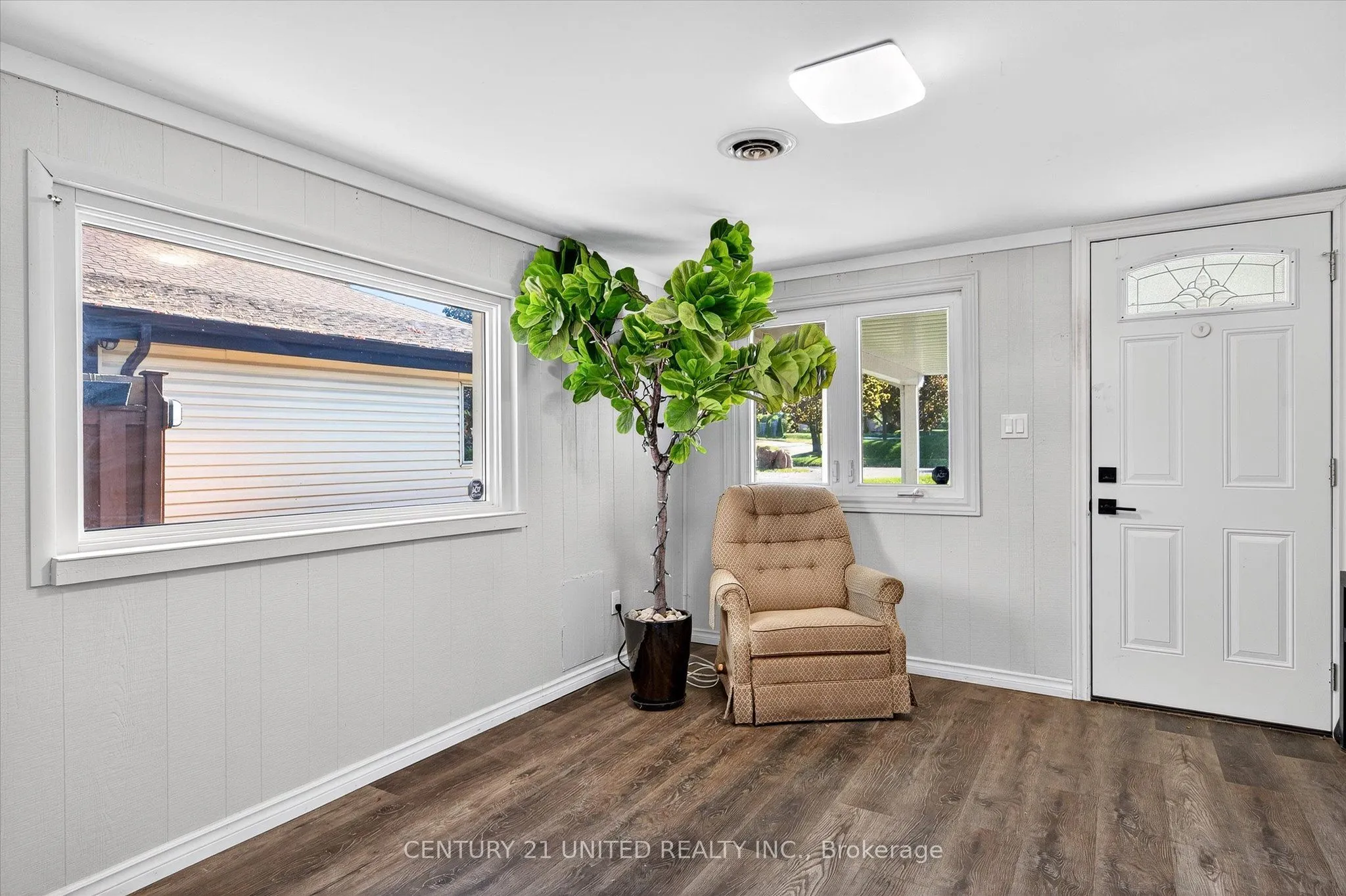 1037 Glebemount Crescent