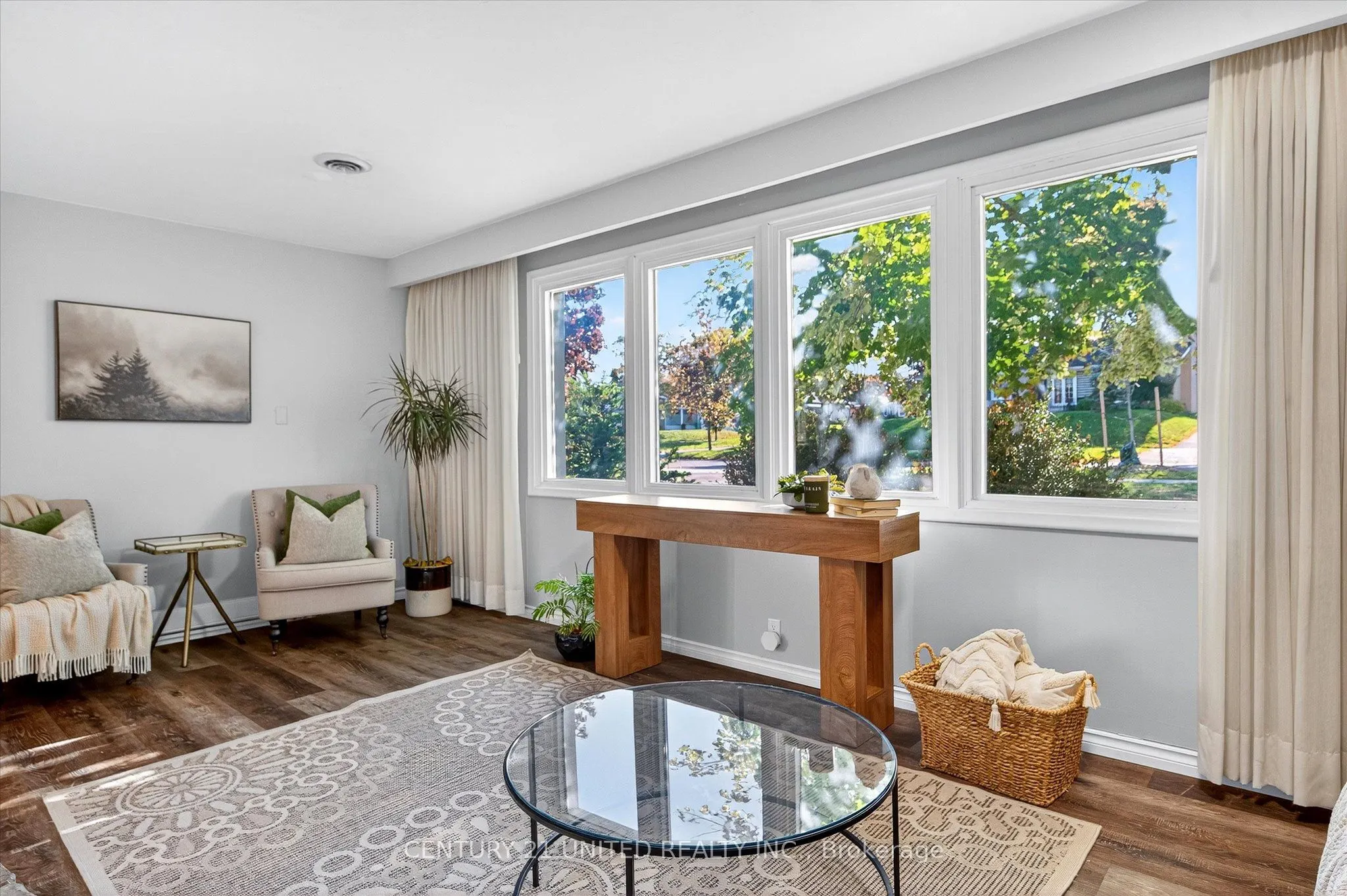 1037 Glebemount Crescent