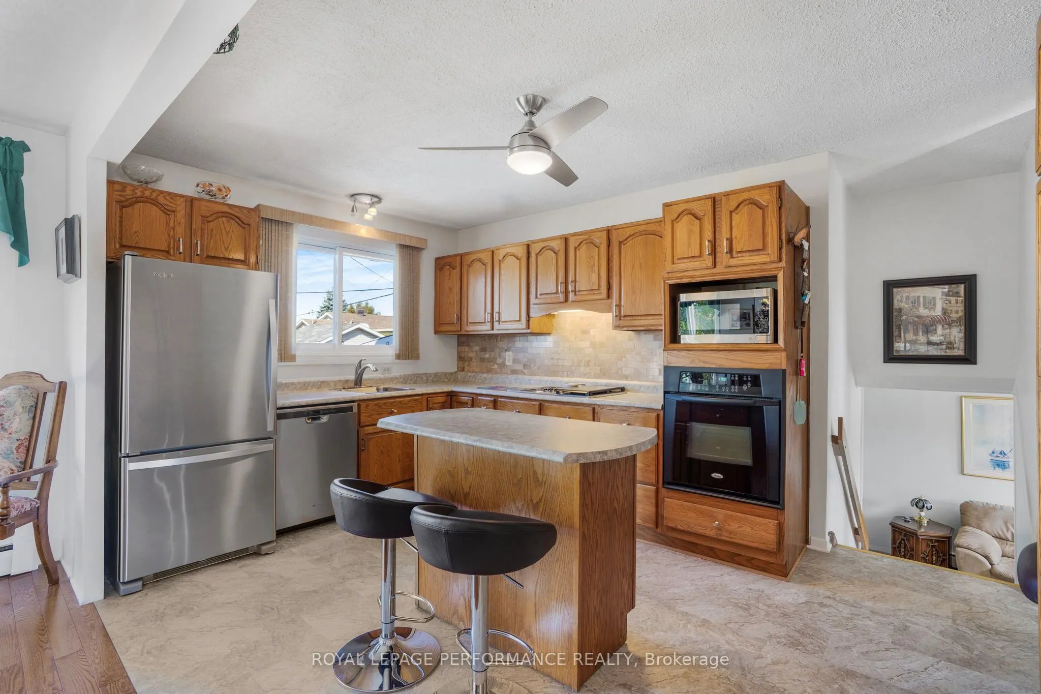 454 West Street W