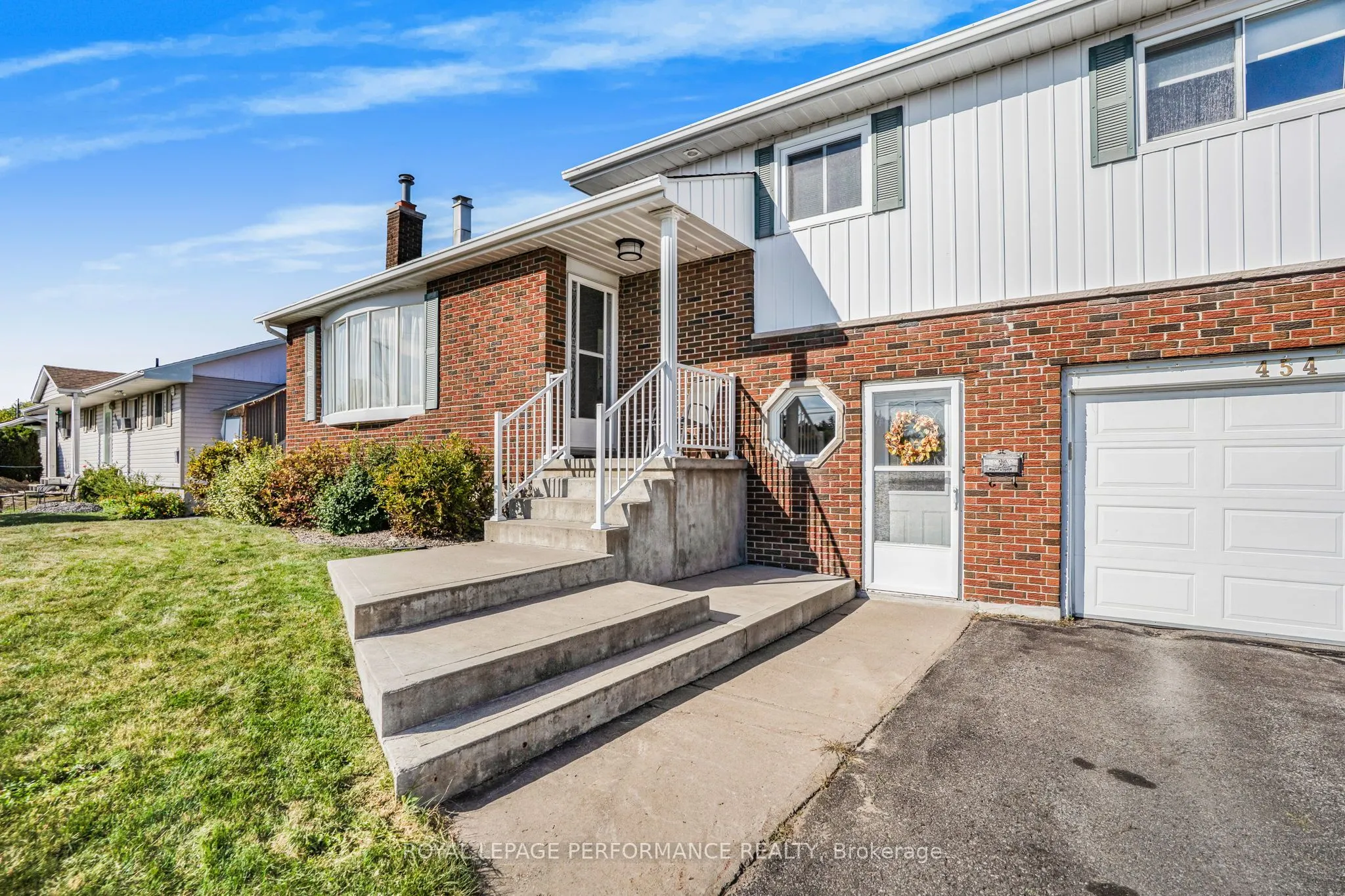 454 West Street W